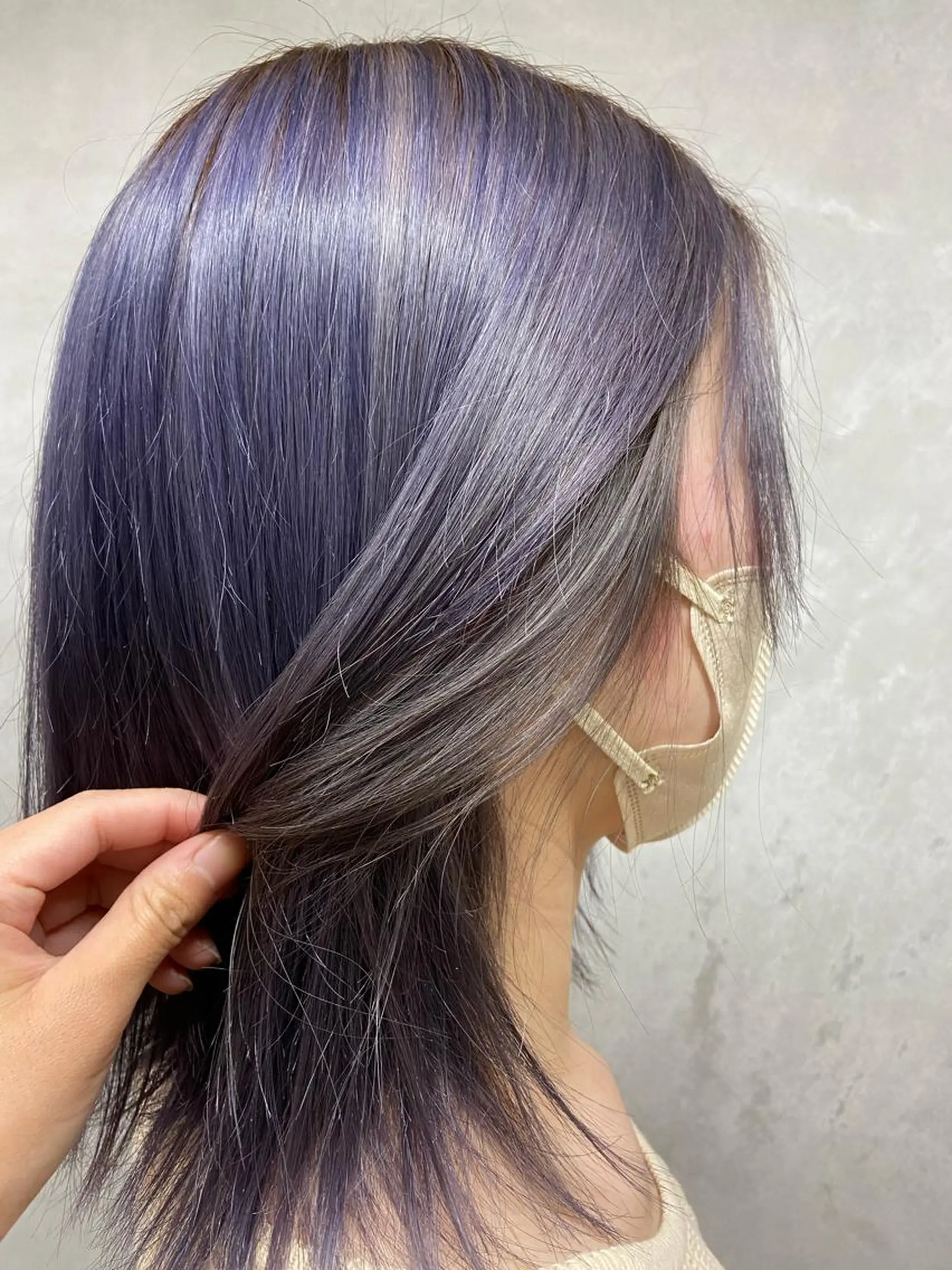 カラー ベージュカラー ブリーチ シルバー ホワイトベージュ Rosso東川口店所属・米田 瑠夏のヘアスタイル