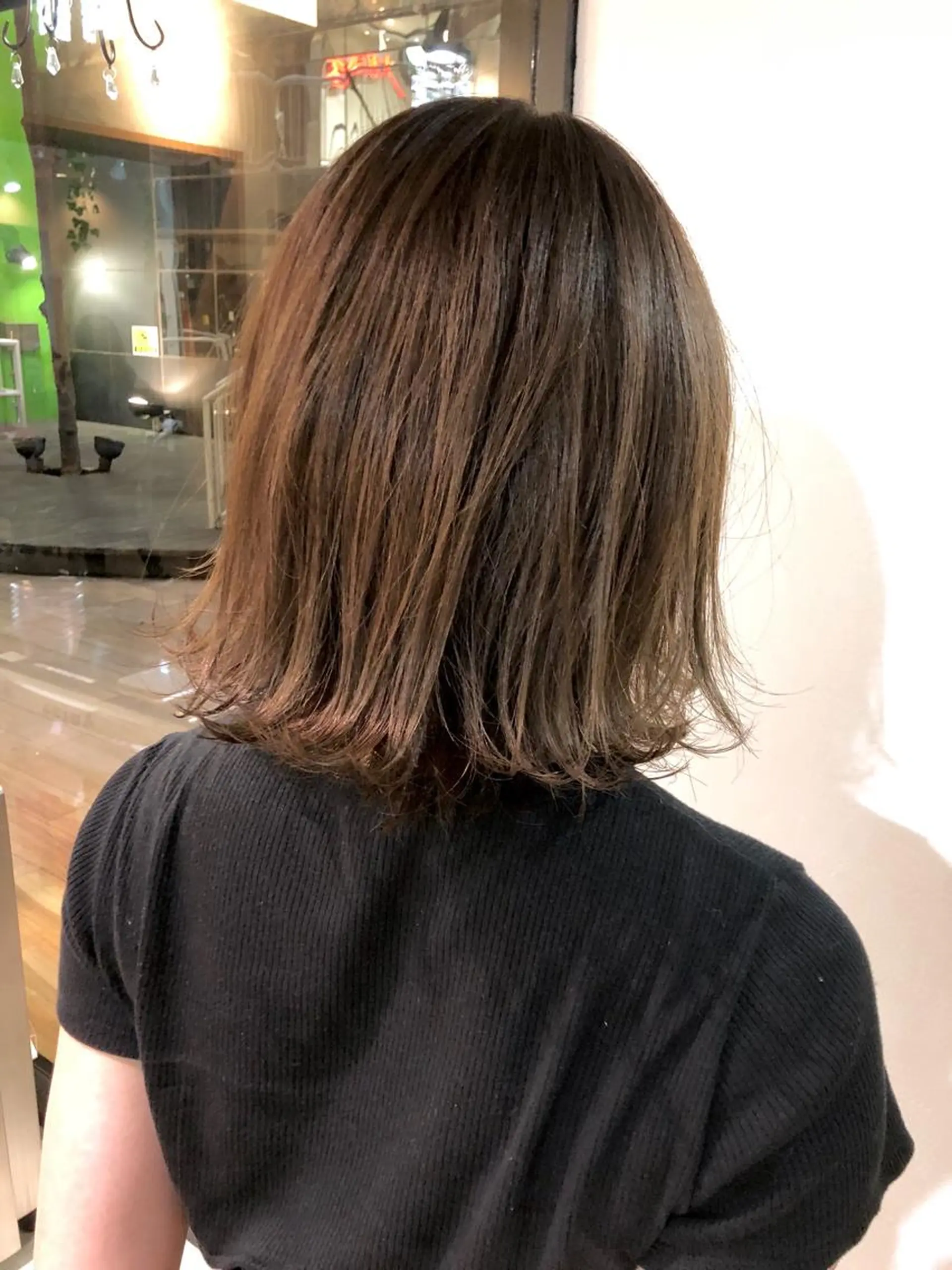 ミディアム カラー ベージュカラー タンバルモリ 外ハネヘア カット ヘアカラー トリートメント 松村 崇弘のヘアスタイル