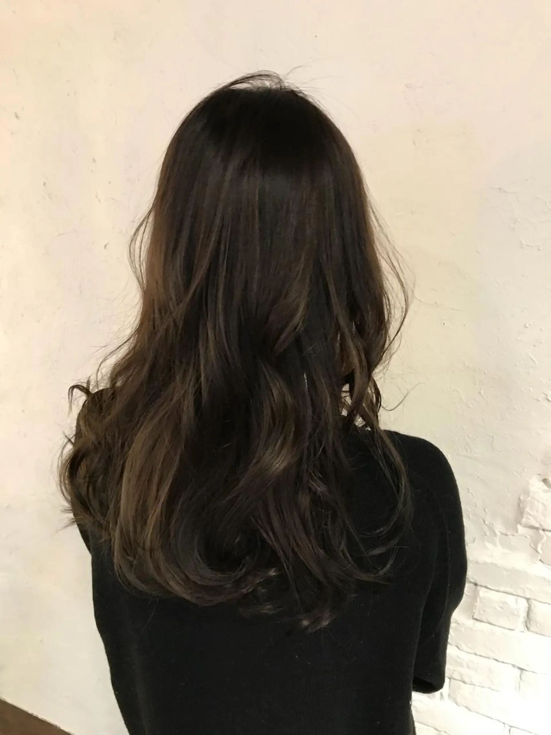 ロング カラー ダークグレー ダークグレージュ グレージュ 伊藤 優希のヘアスタイル