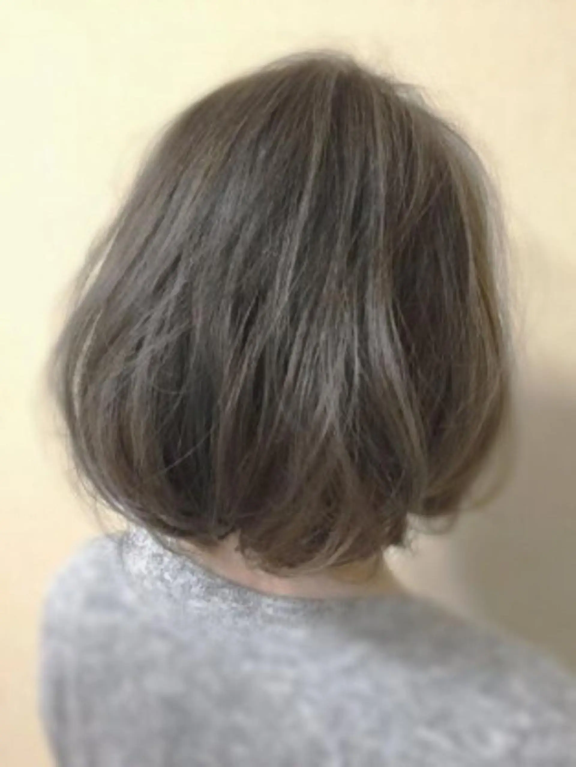 セミロング カラー 松戸　レイヤーカット 野口　康太郎のヘアスタイル