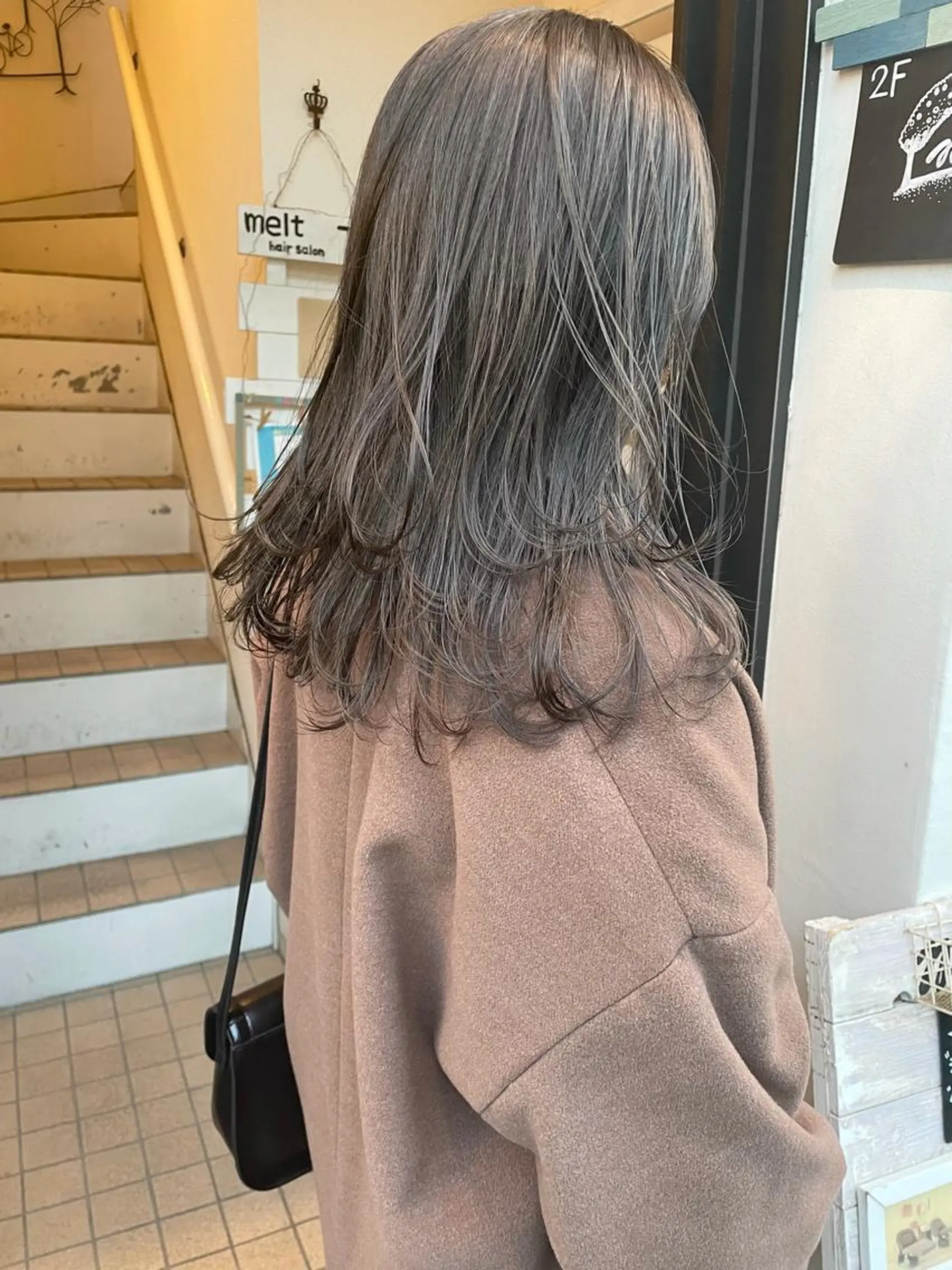 セミロング カラー ベージュカラー ブリーチ ブラウンカラー チョコレートブラウン 透明感カラー 🩰オリーブ/ ベージュ松本咲花🩰のヘアスタイル