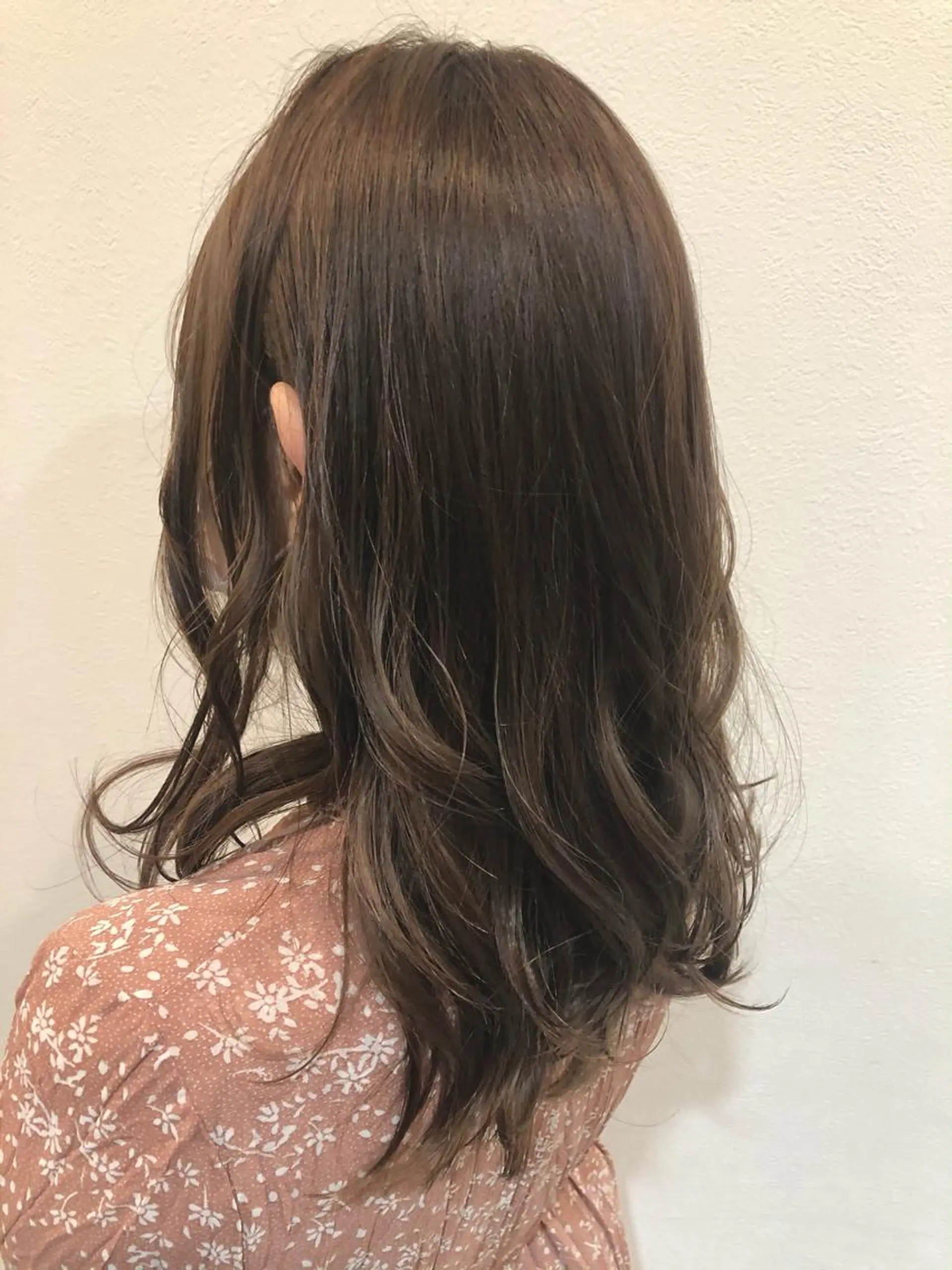 セミロング カラー カット ヘアカラー トリートメント 森田 真由のヘアスタイル