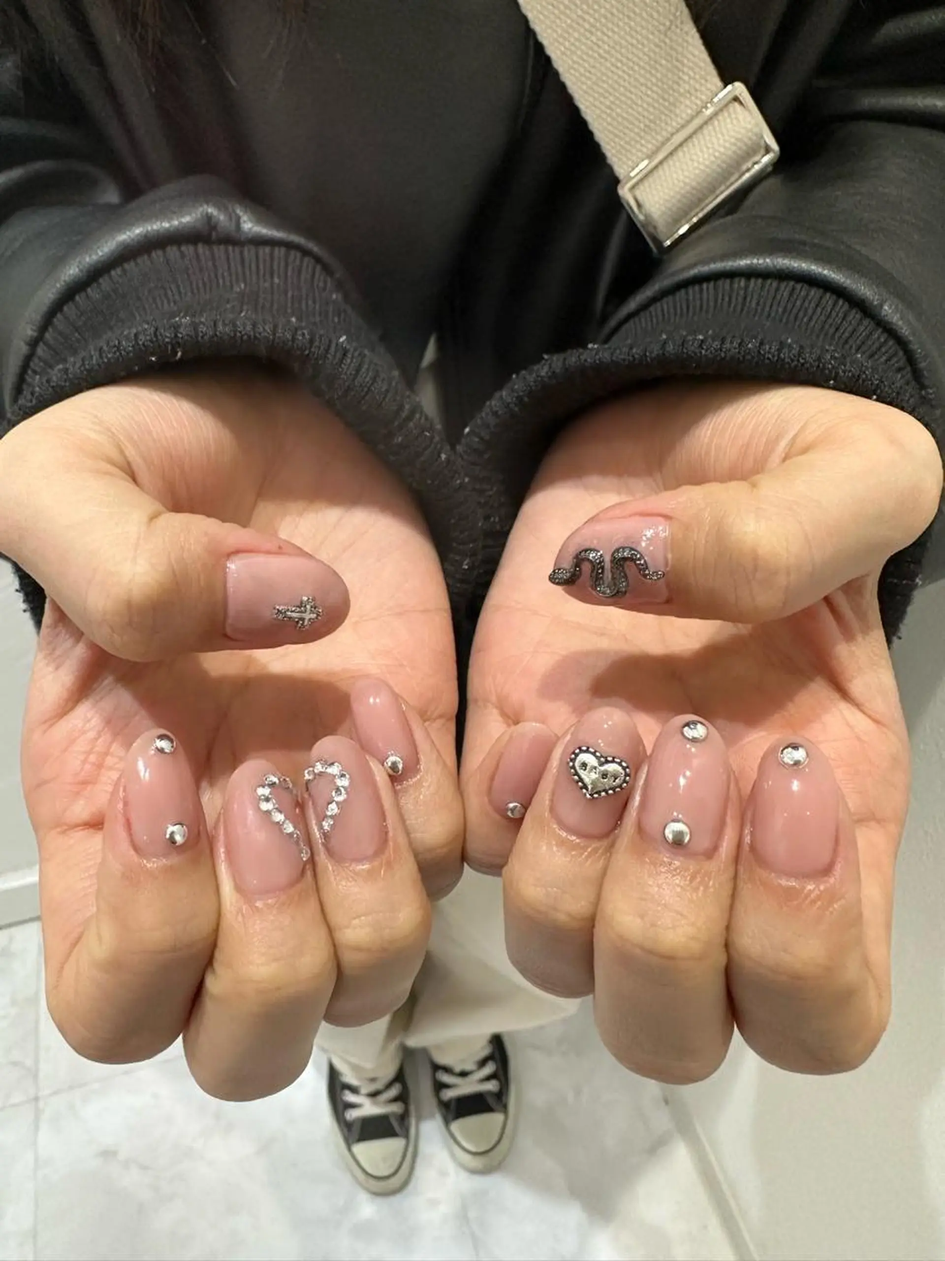 ネイル ハンドネイル フットネイル 個性派ネイル 🌼 ハルカ ♡のマツエク・マツパデザイン