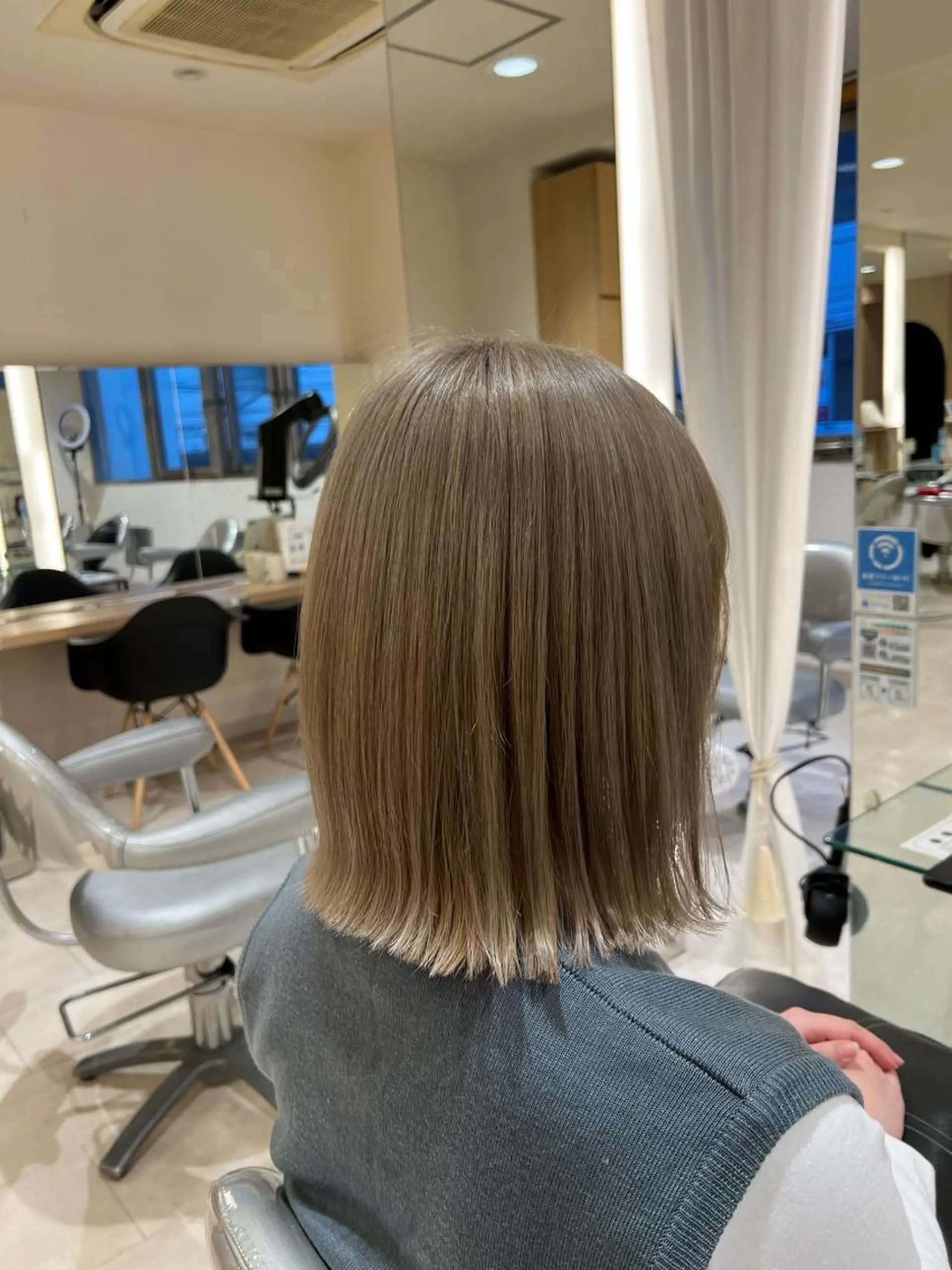 カラー ブリーチ 久永 菫のヘアスタイル