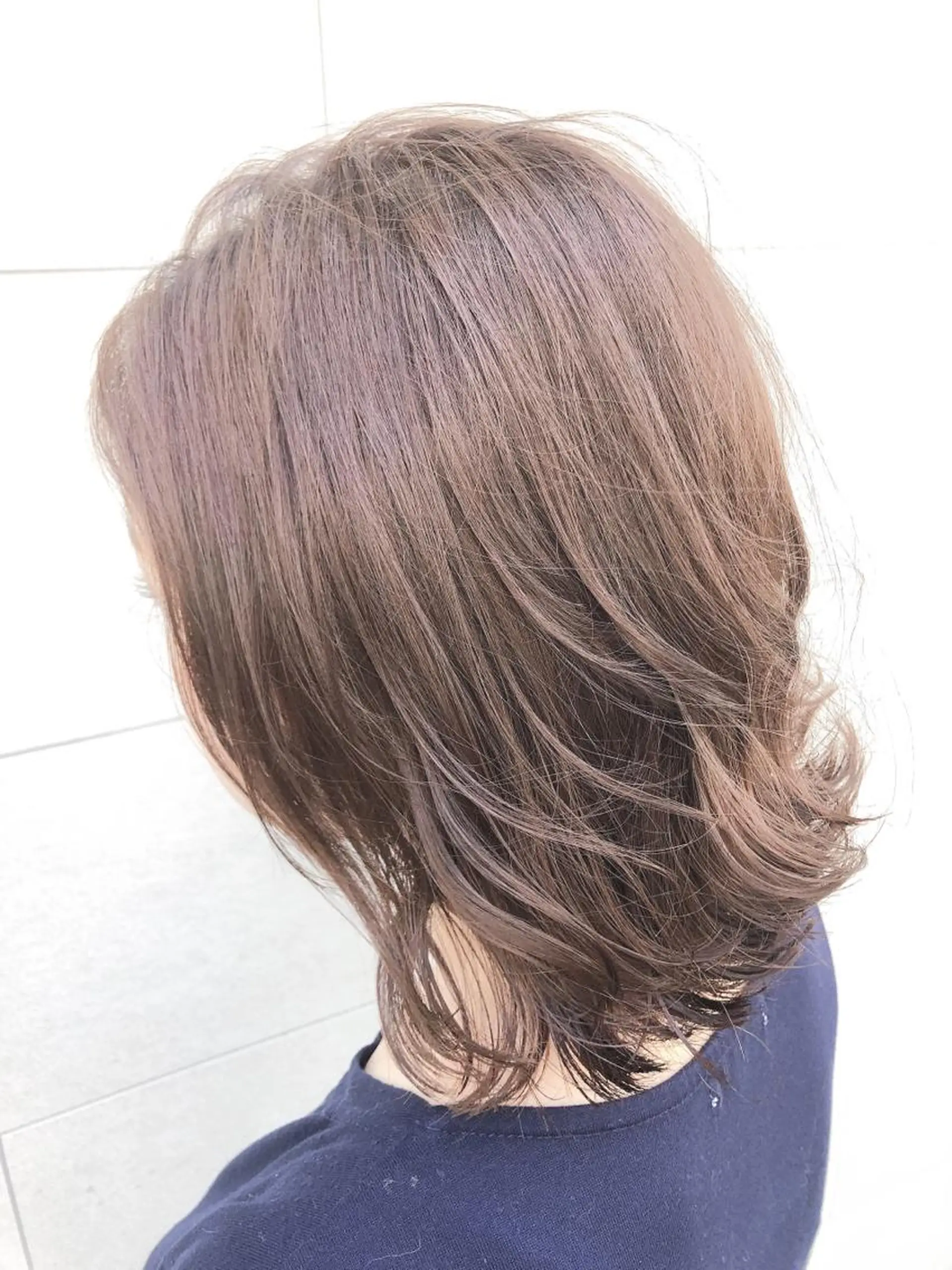 ミディアム カラー ベージュカラー ミルクティーベージュ ヘアカラー 田中 アキオのヘアスタイル