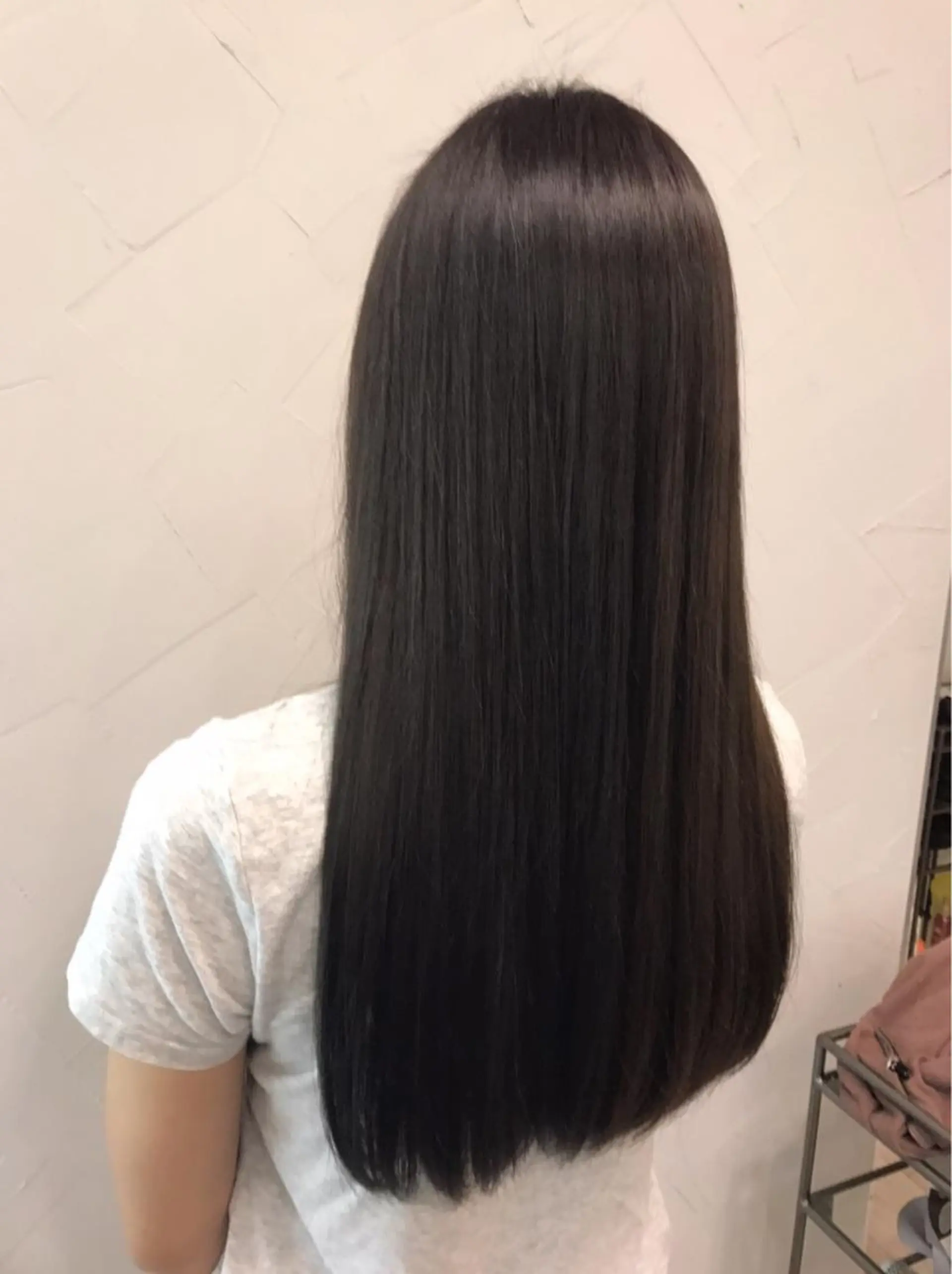 ロング カラー イルミナカラー 縮毛矯正 トリートメント 髪質改善TR 透明感カラーHanaのヘアスタイル