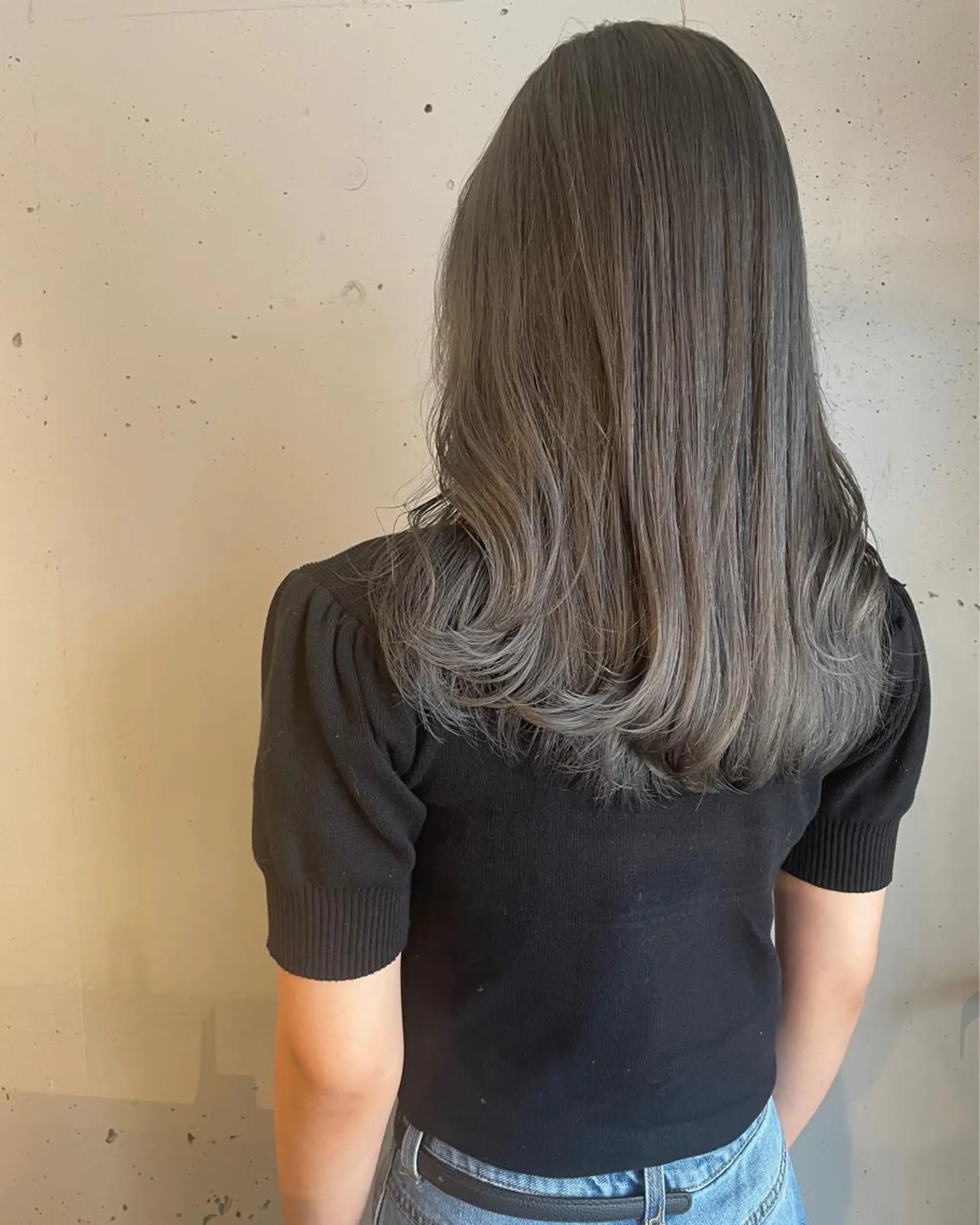 ロング カラー ブリーチ ZOA classic hair所属・東 みのりのヘアスタイル