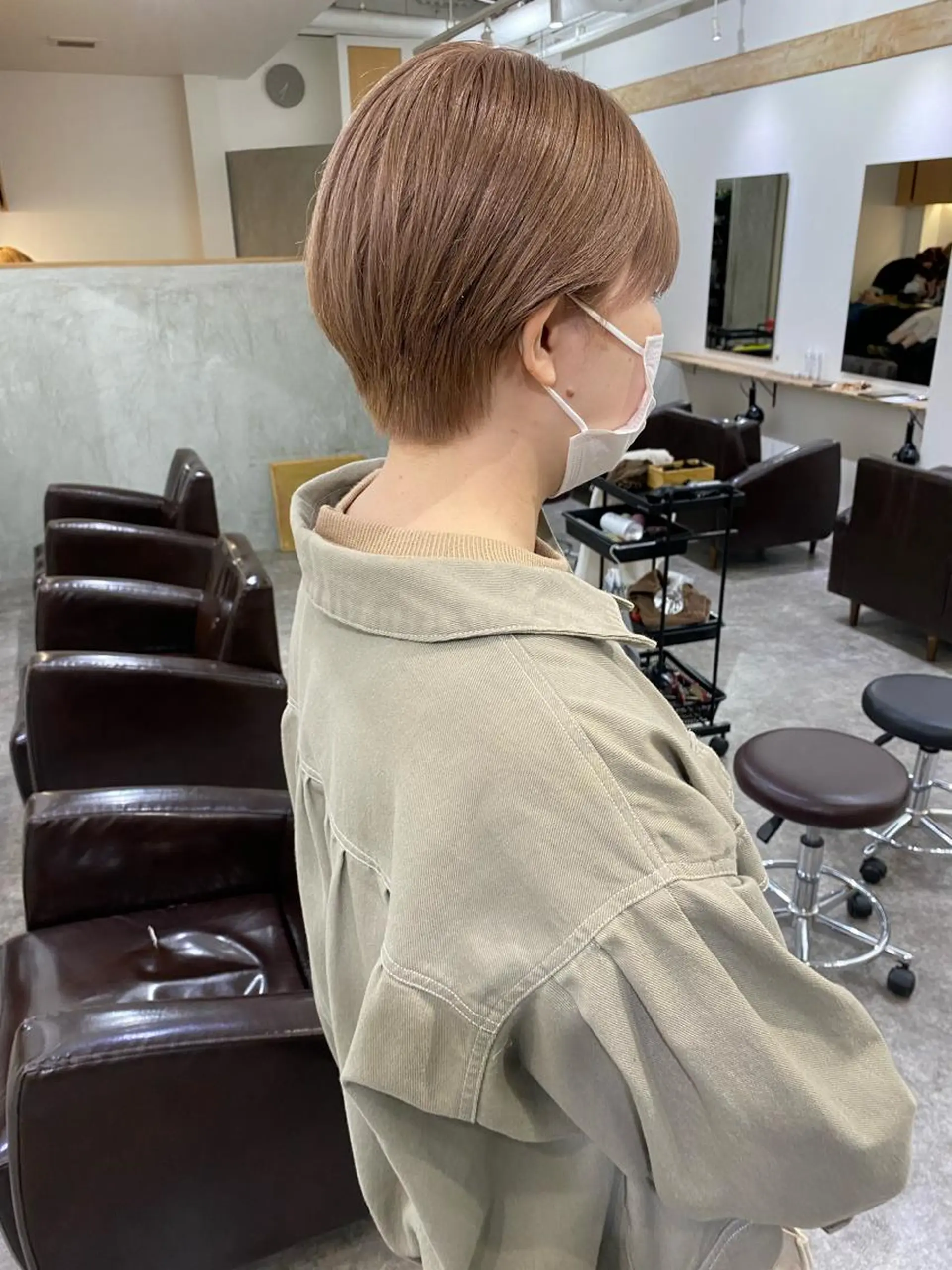 ショート カラー ベージュカラー ミルクティーベージュ ショートヘア カット ヘアカラー トリートメント 森貴裕/ベージュ/ パーマ/オリーブのヘアスタイル