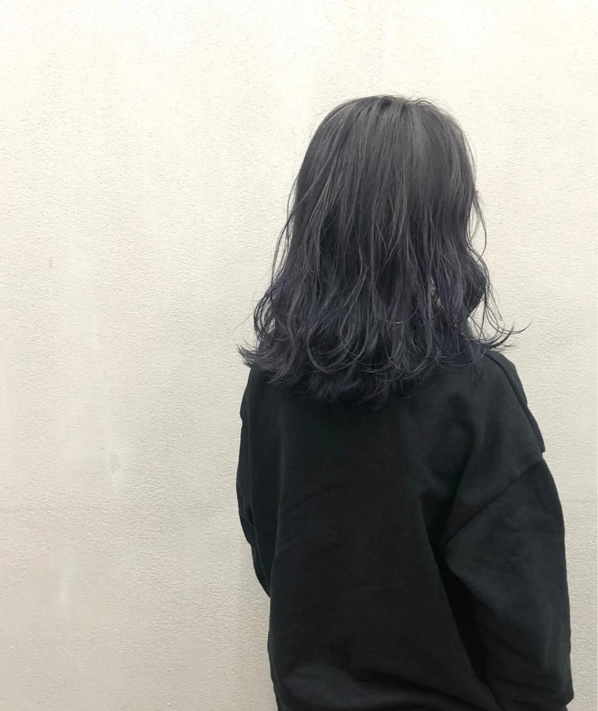 ミディアム カラー ブリーチ ブルーカラー ブルーグレー ブルーグレージュ グラデーションカラー カット ヘアカラー トリートメント ボブ/ショート/ 白髪染め/メンズ葛西のヘアスタイル