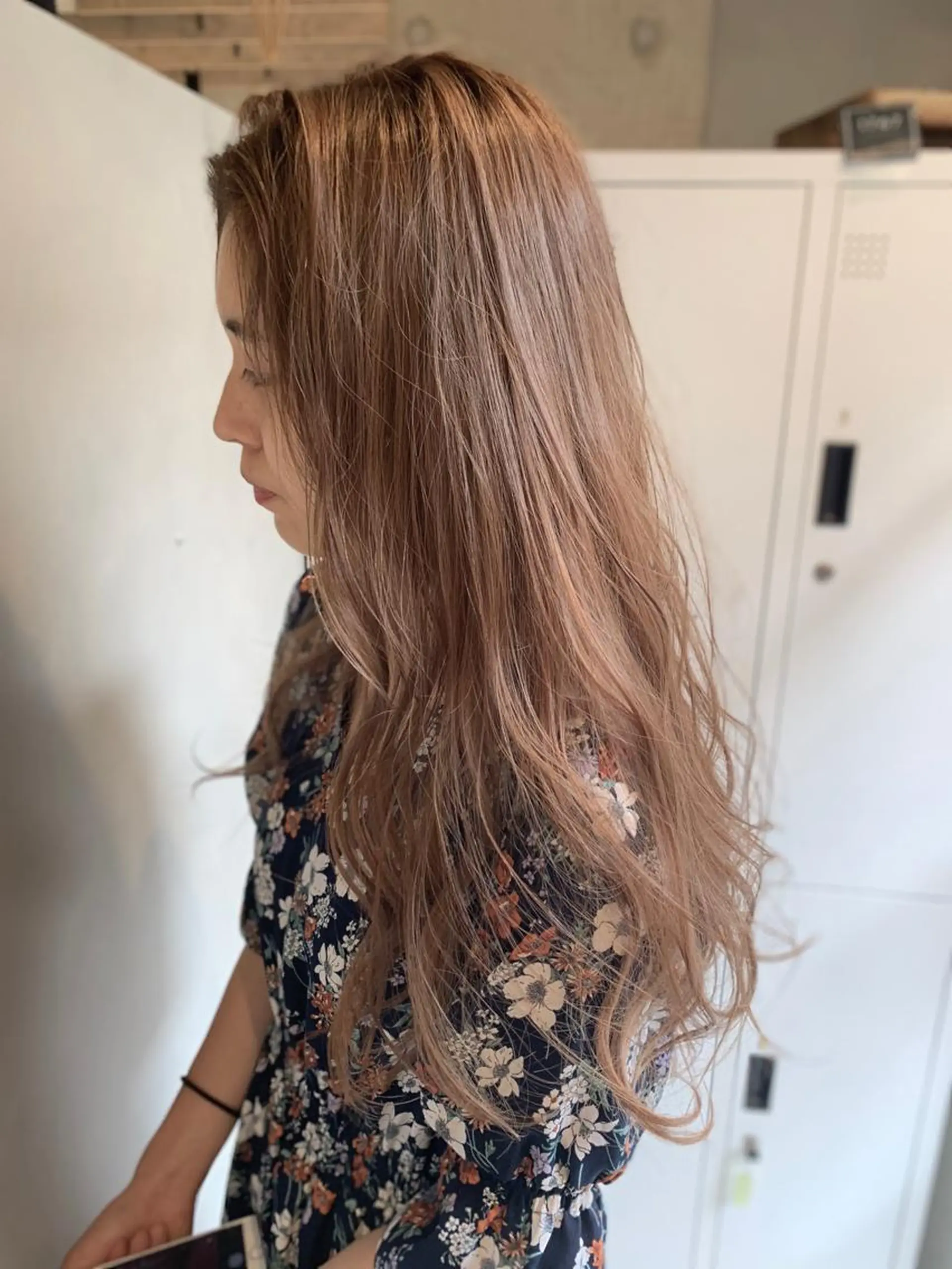 セミロング ハイライト ヘアカラー トリートメント 渋谷ハイトーン/ デザインカラー阿部のヘアスタイル