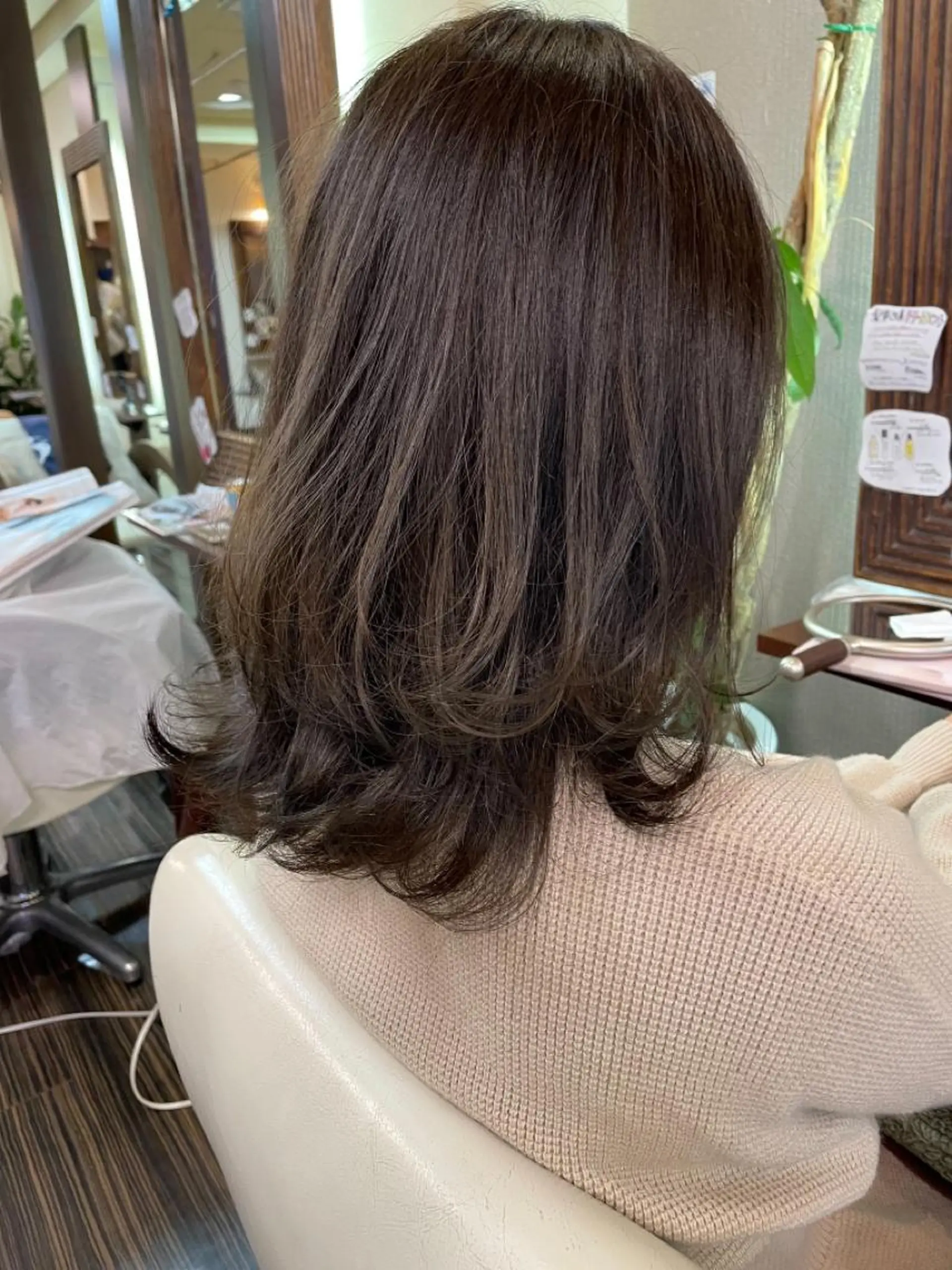 カラー 西形 梨瑚のヘアスタイル