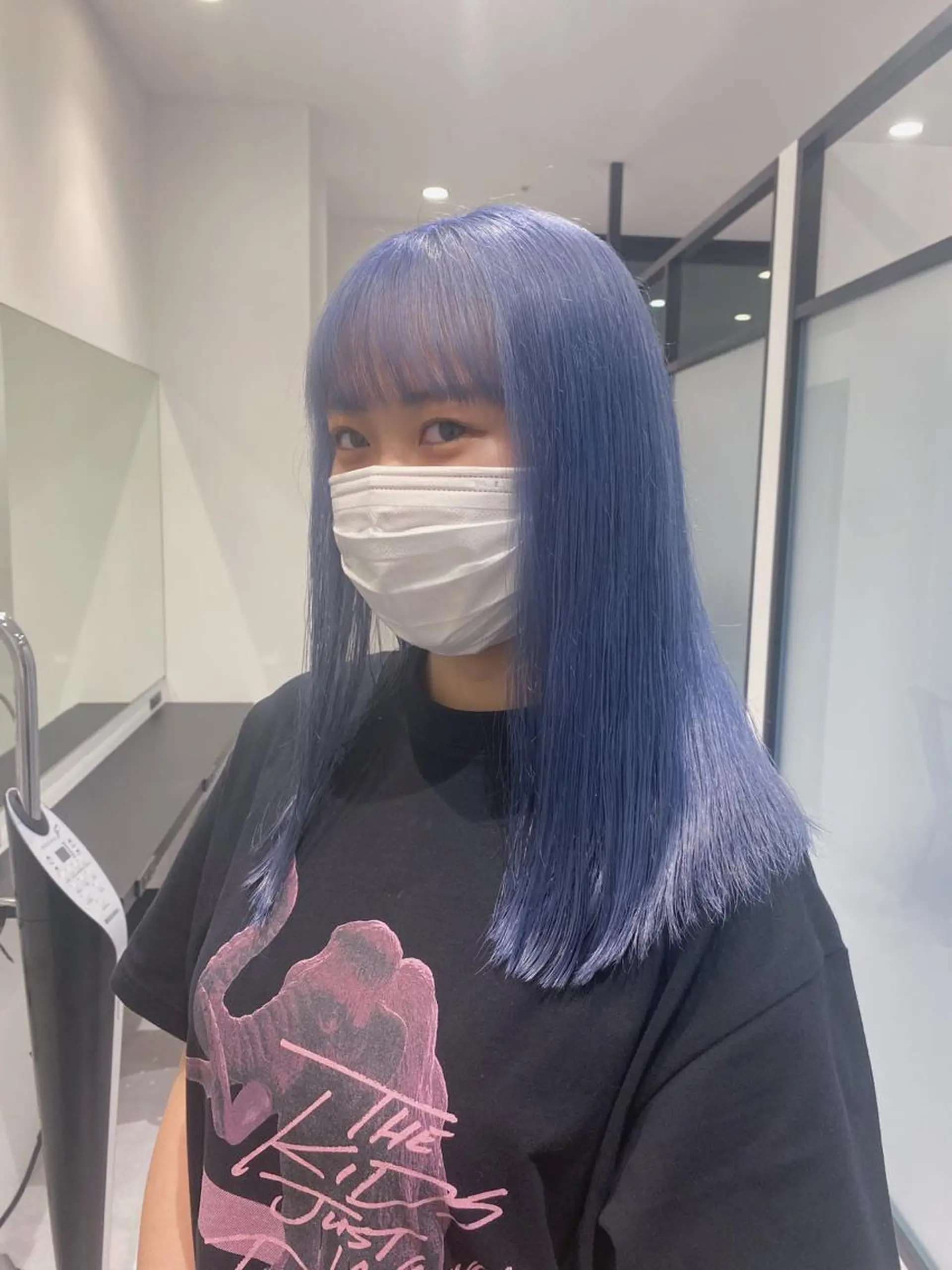 ミディアム カラー ブルーカラー シルバー カット ヘアカラー トリートメント 鈴木/ミルクティー/ ブリーチ/ボブ/のヘアスタイル