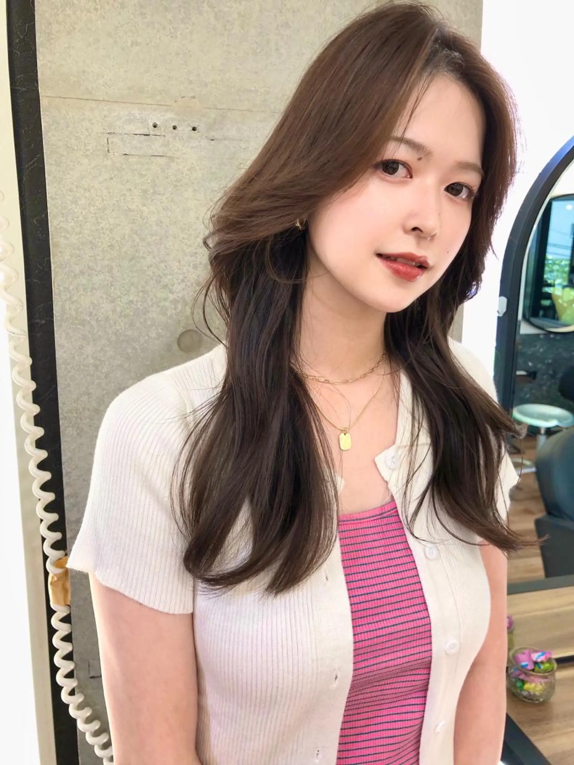 ロング カラー くびれヘア 韓国風ヘア カット ヘアカラー トリートメント トレンドヘア🌿 chinariのヘアスタイル