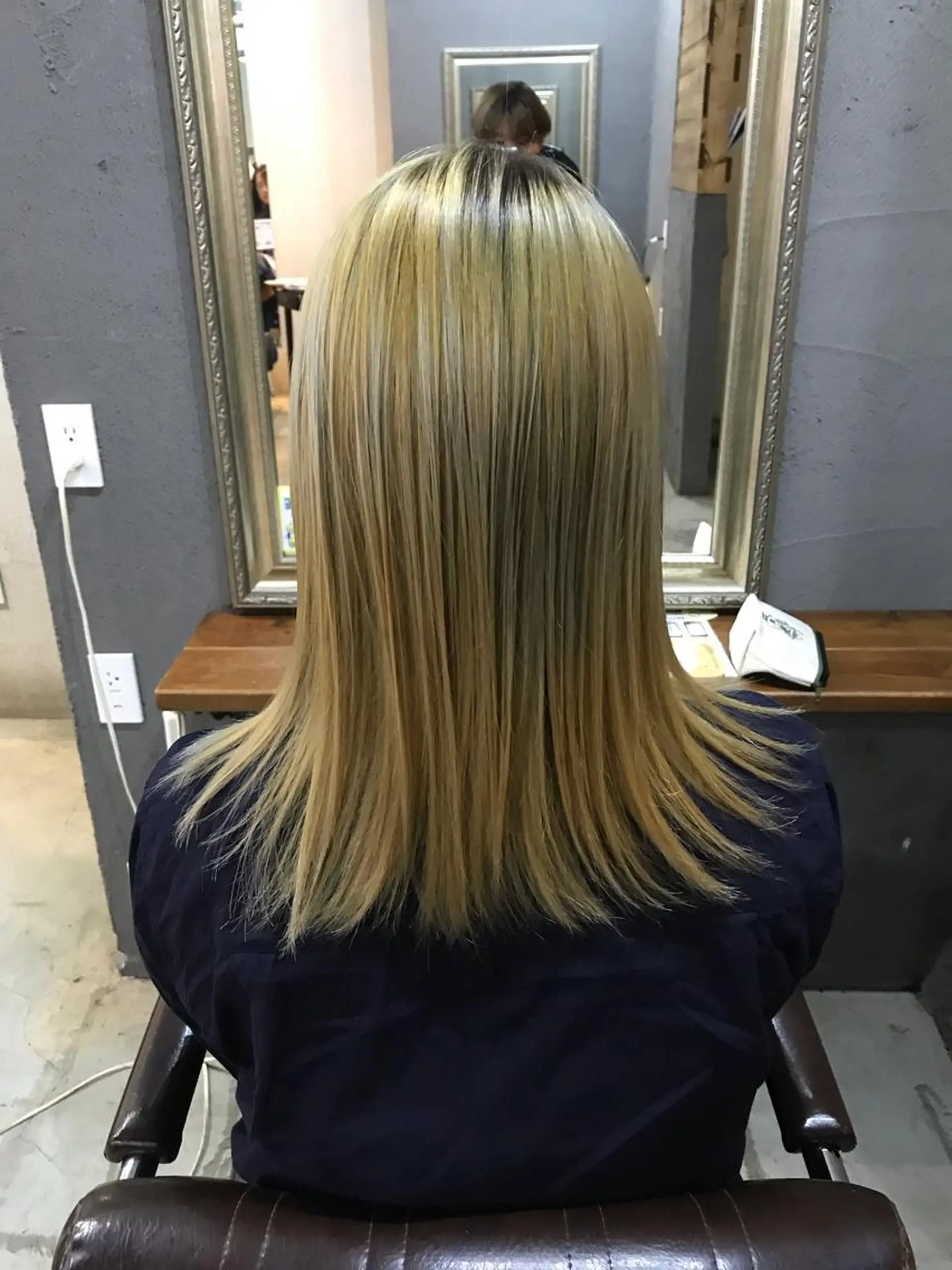 カラー ブロンド ヘアカラー ヘッドスパ 正分 真美のヘアスタイル