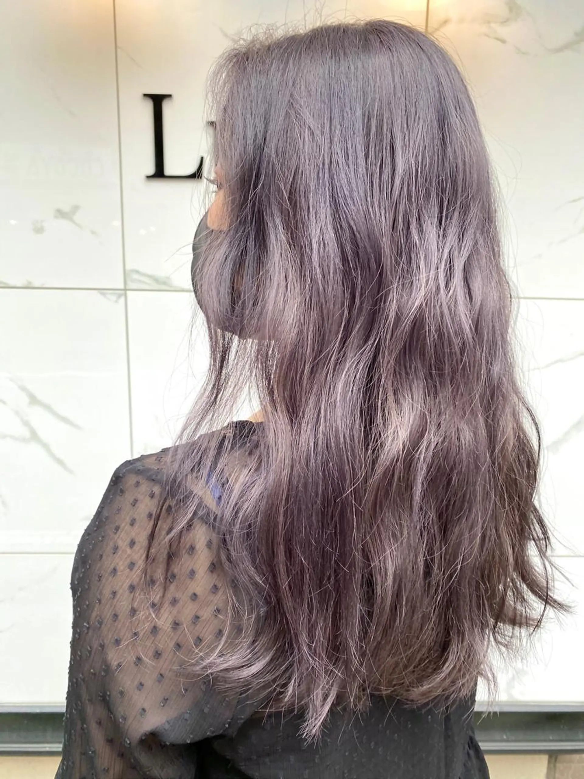 セミロング カラー アッシュ ハイトーンカラー パープルカラー パープルアッシュ トリートメント 増子 祐太朗のヘアスタイル