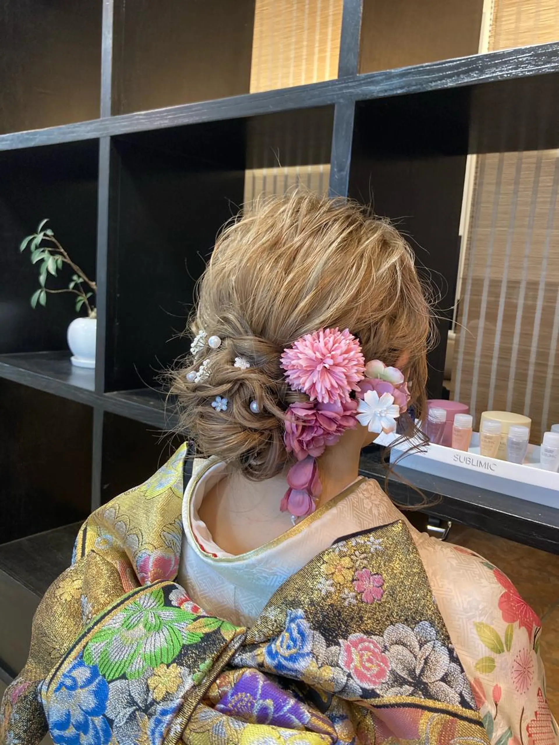 ミディアム カラー ヘアアレンジ 成人式 シャルマン銀座店所属・🌟東銀座マンツーマ ン🌟タカナシのヘアスタイル