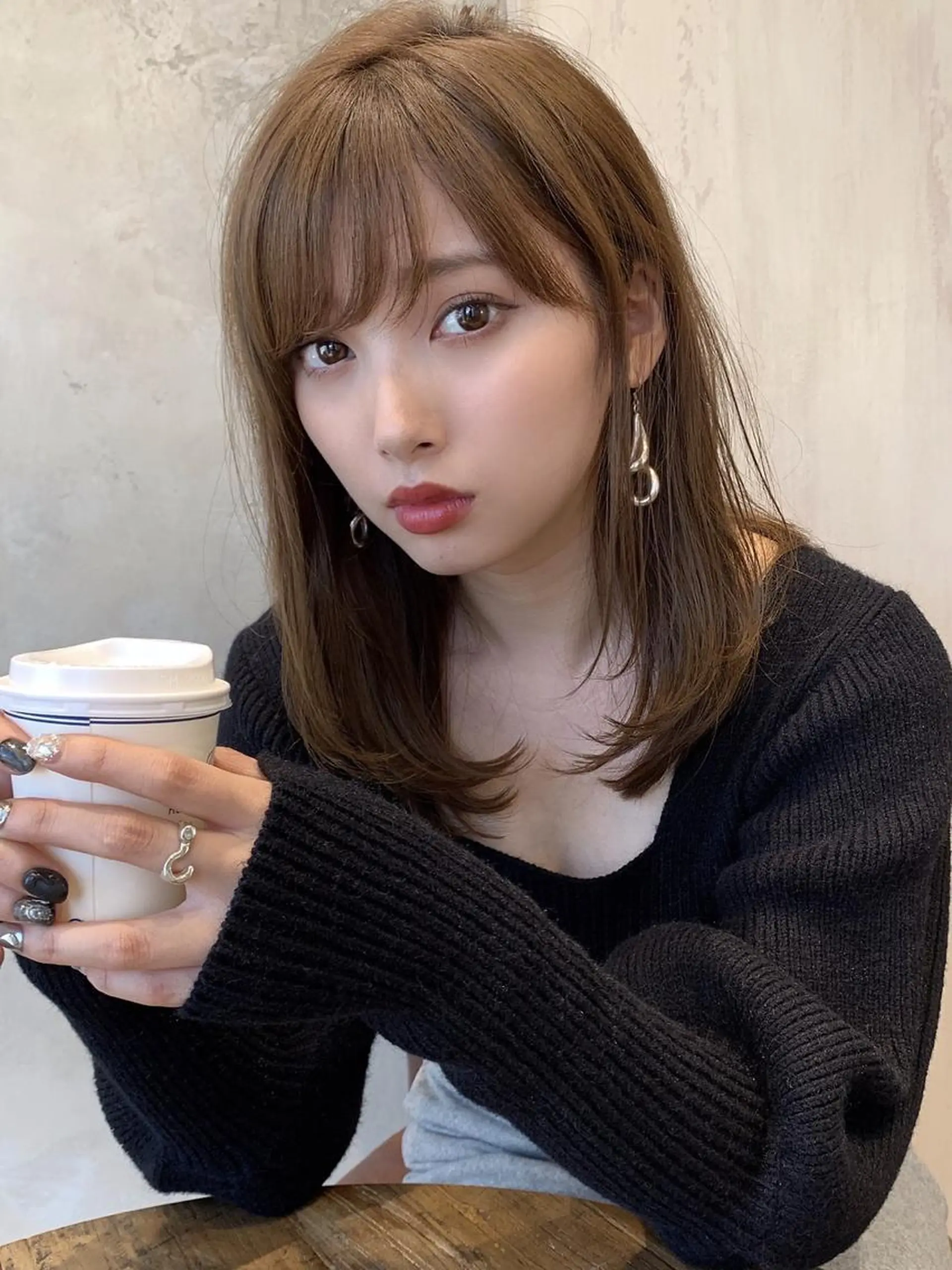 ミディアム カラー パーマ バレイヤージュ ブリーチ ケアブリーチ ダブルカラー ハイライトカラー カット ヘアカラー 縮毛矯正 トリートメント 新宿✨顔周りカット 韓国ヘア/坂本亜裟海のヘアスタイル