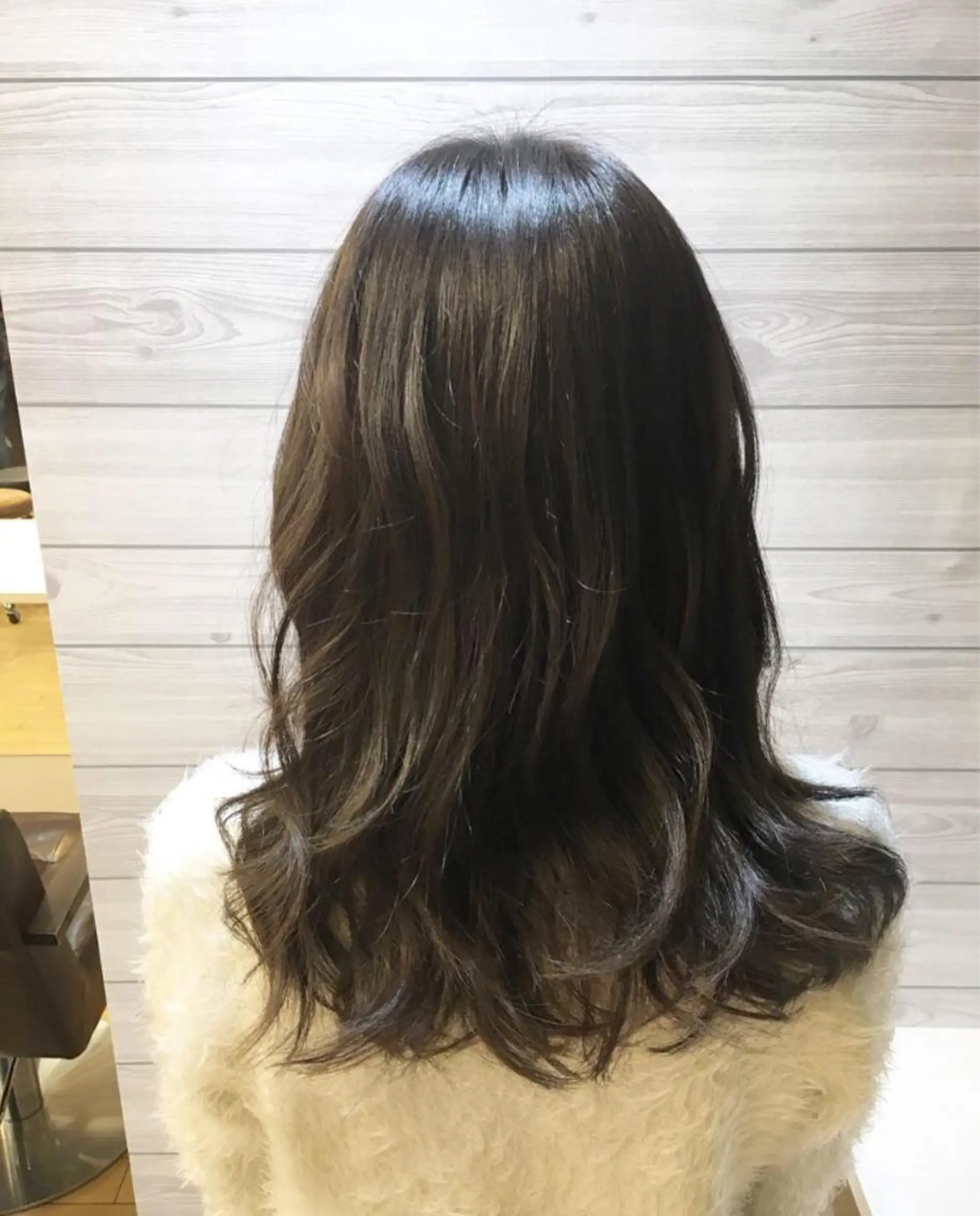 ミディアム カラー アッシュ 透明感カラー 縮毛矯正・髪質改善 人気No1🩶北島のヘアスタイル