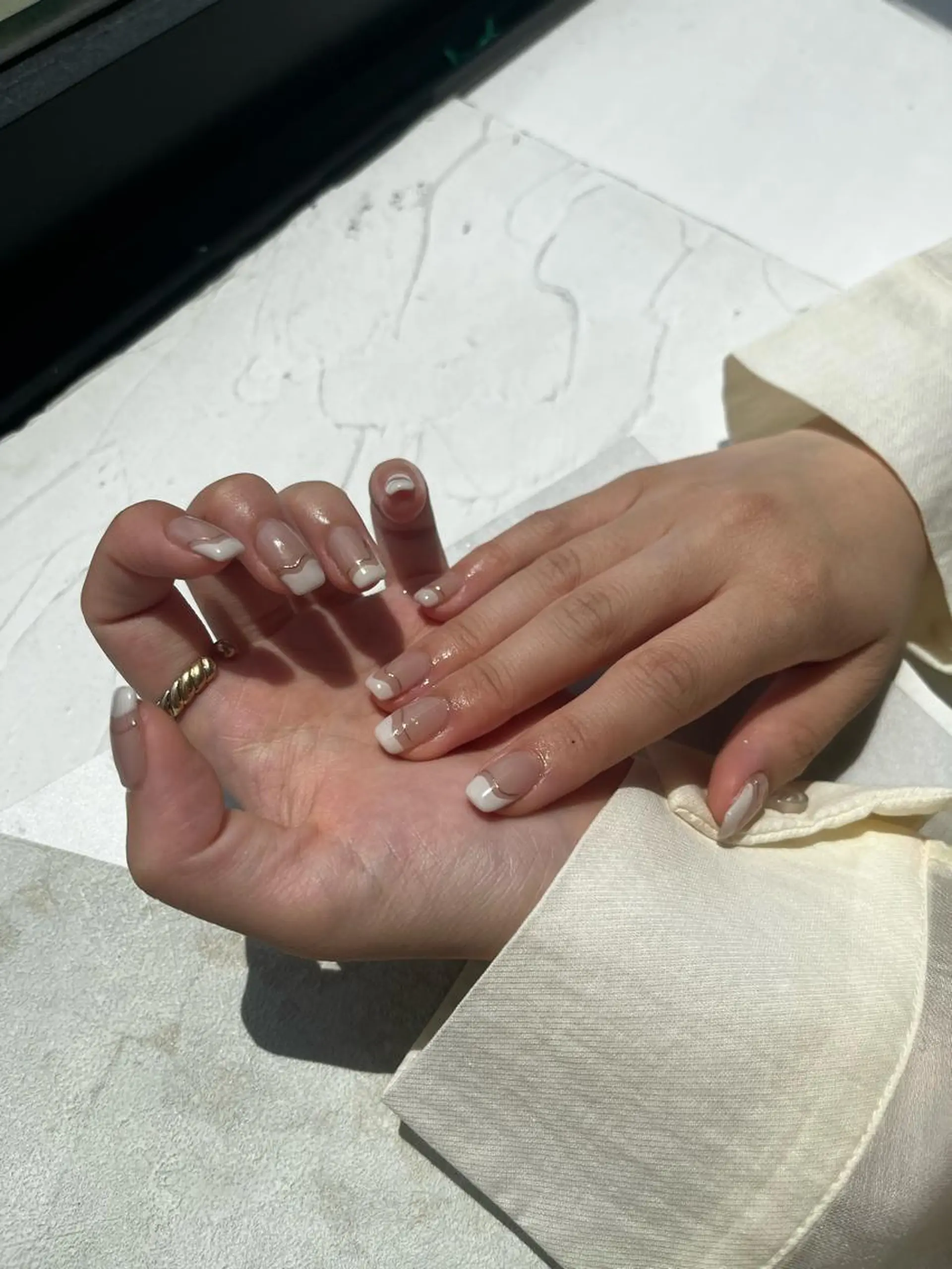 ネイル フレンチネイル ゴールド 持ち込み 小川 奈々花のネイルデザイン