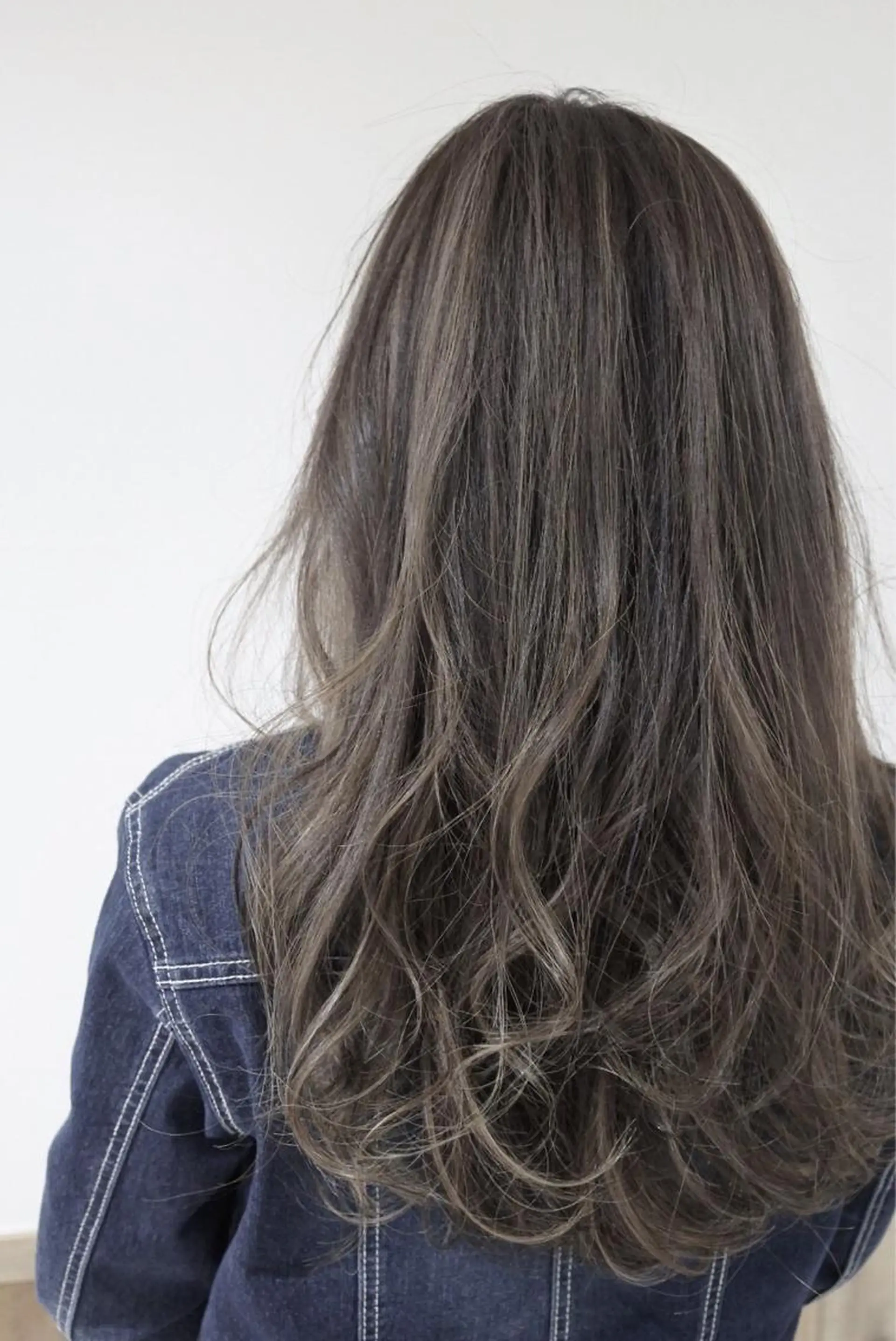 ロング アッシュ ハイライト ヘアカラー トリートメント ヘアセット hair design NORM所属・吉田裕太/ハイライト ダブルカラーのヘアスタイル