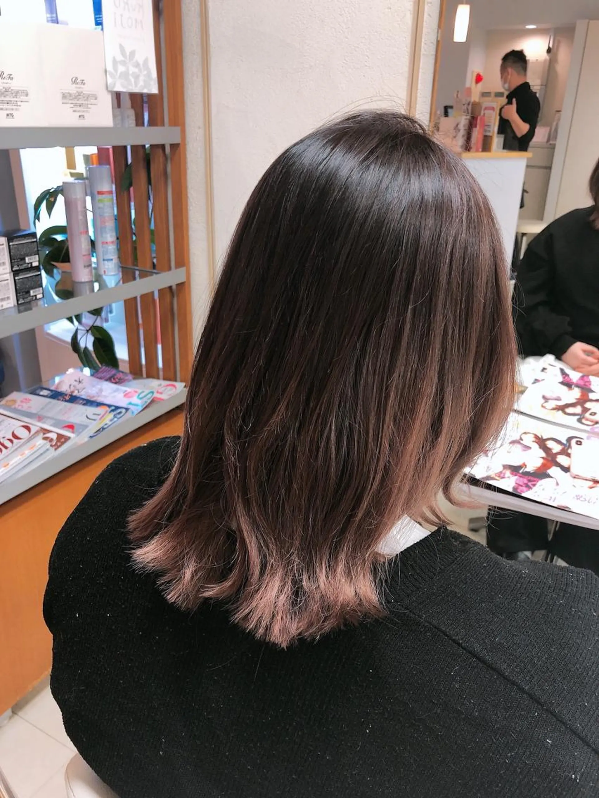 ミディアム パープルカラー ボブ 阿部 美咲のヘアスタイル