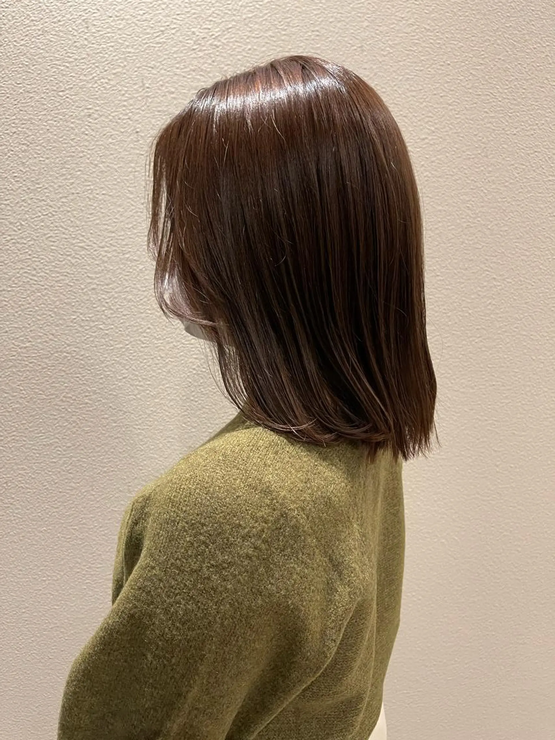 ミディアム KNOWHOW京都所属・トレンド/顔まわり/ レイヤー/グレージュのヘアスタイル