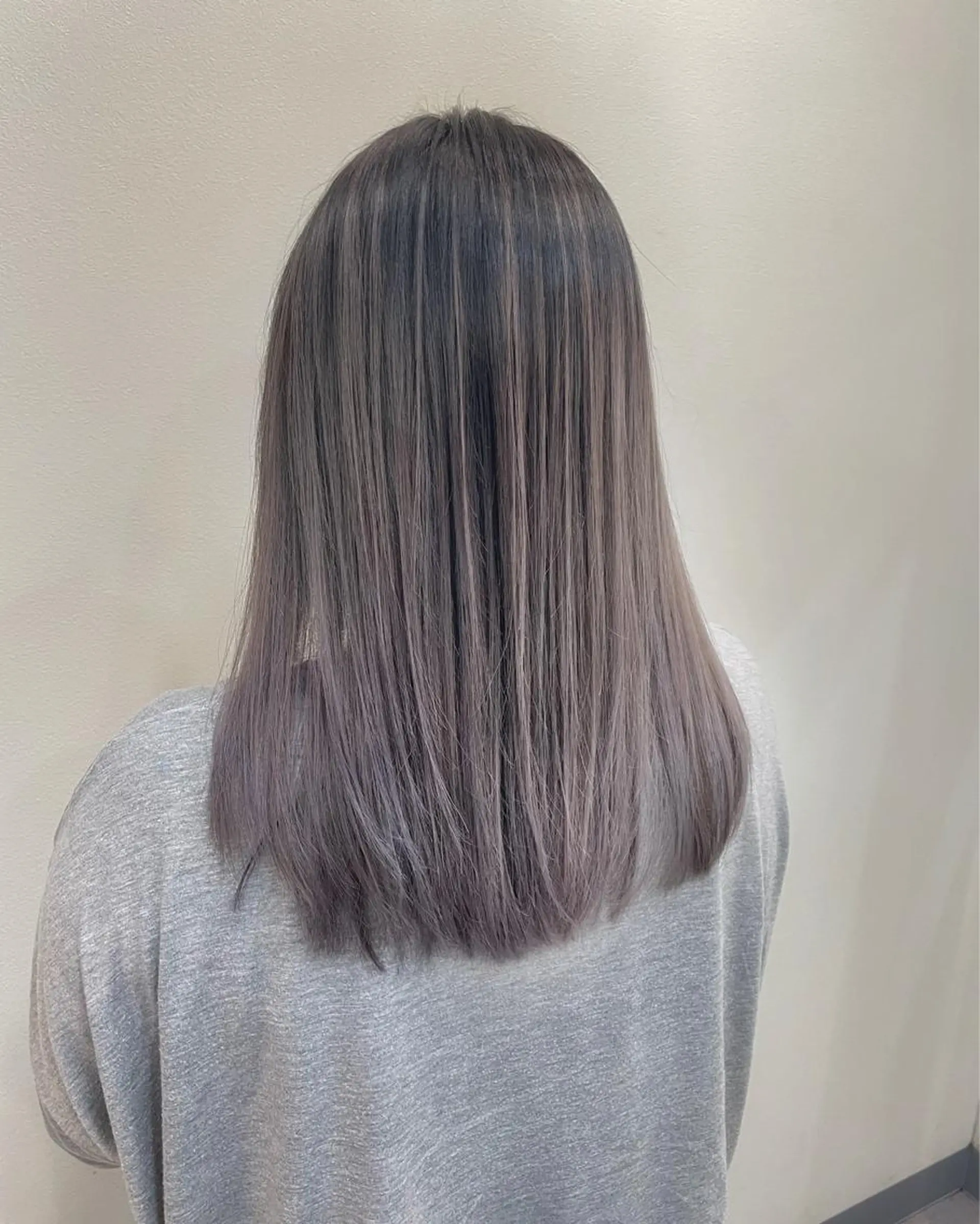 ロング カラー かわさき ともやのヘアスタイル