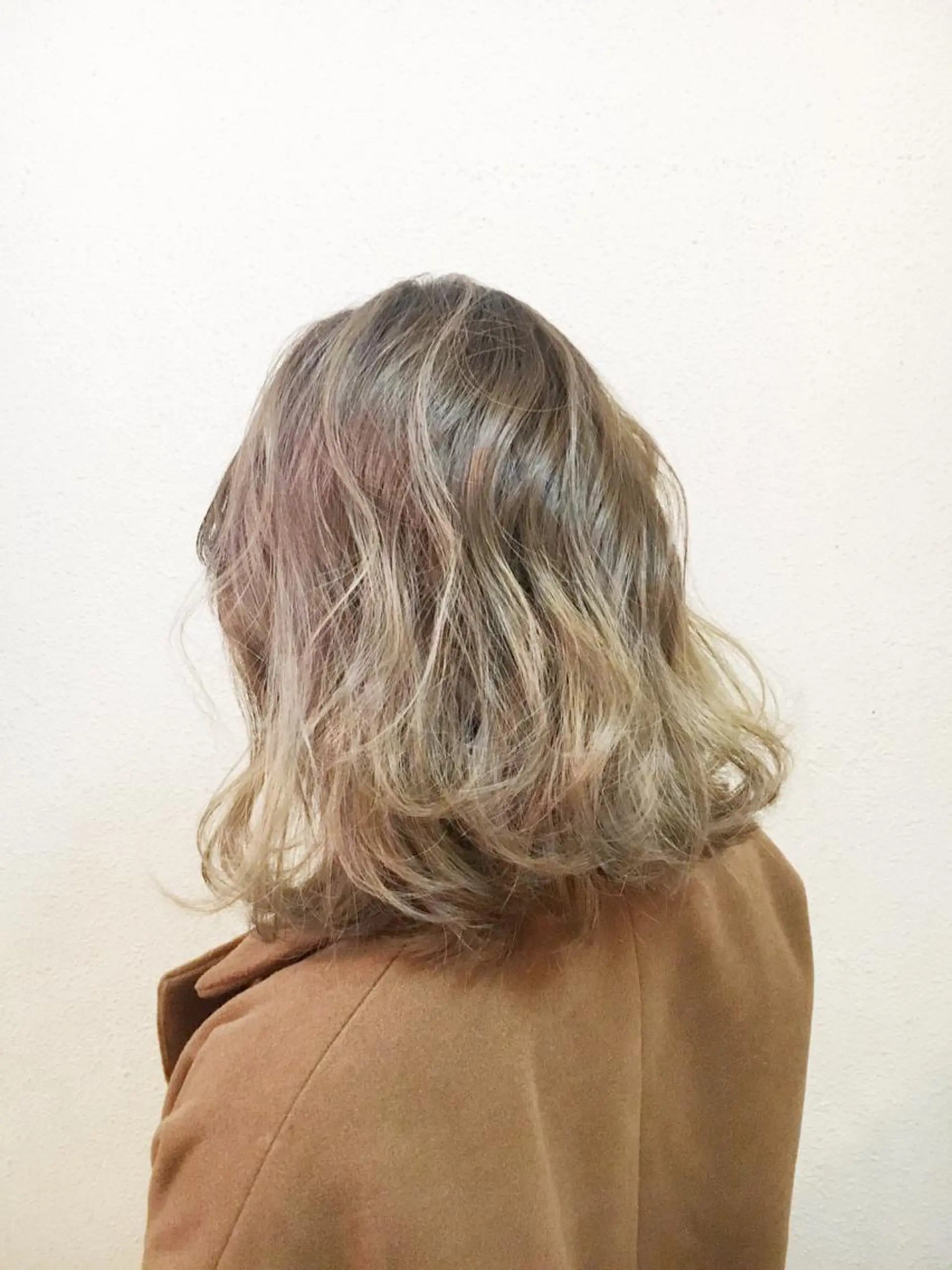 ミディアム LANI OOSAKAのヘアスタイル