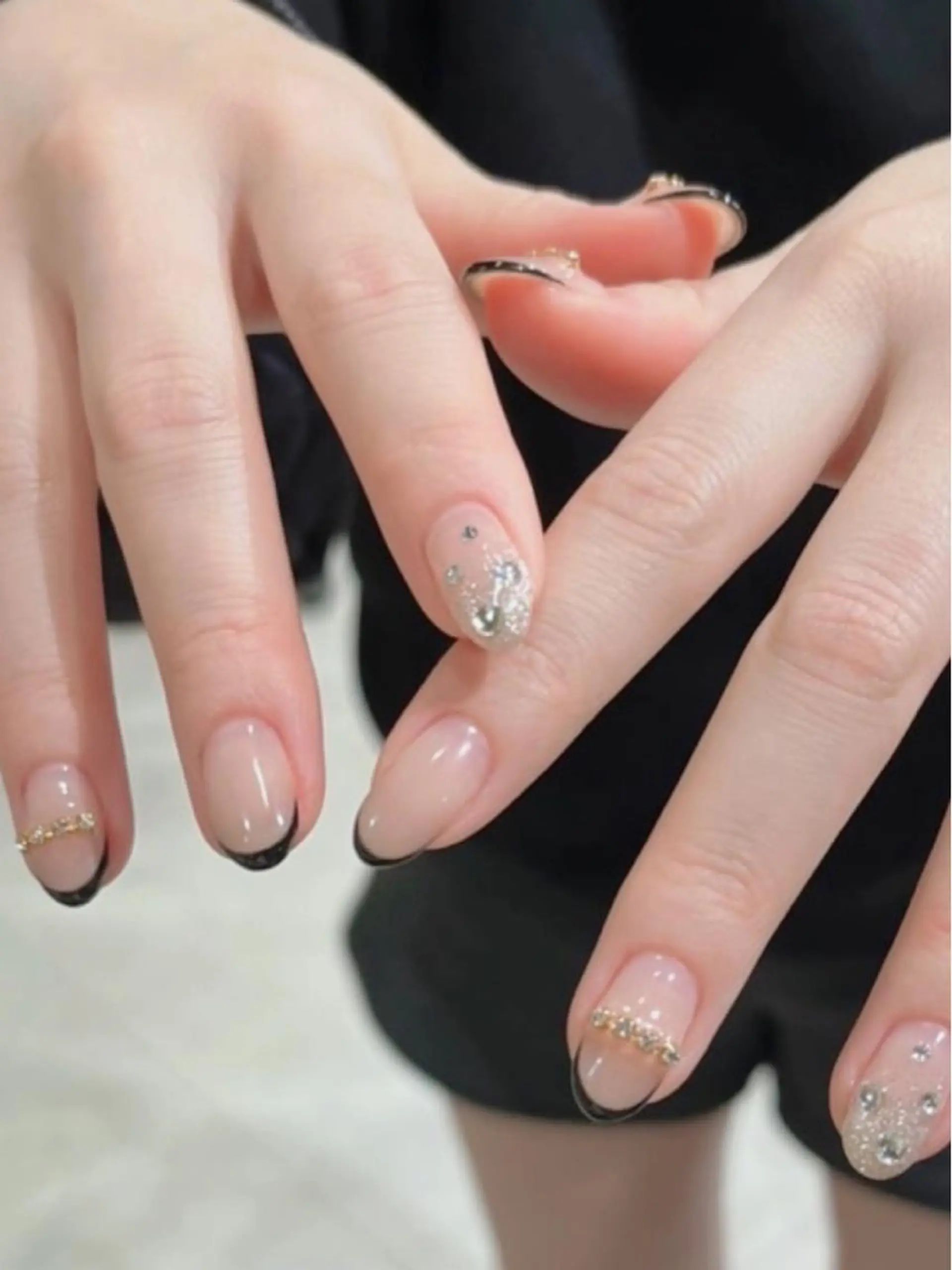 ネイル アートネイル フレンチネイル ストーンネイル Nailist🌟 Wakanaのネイルデザイン