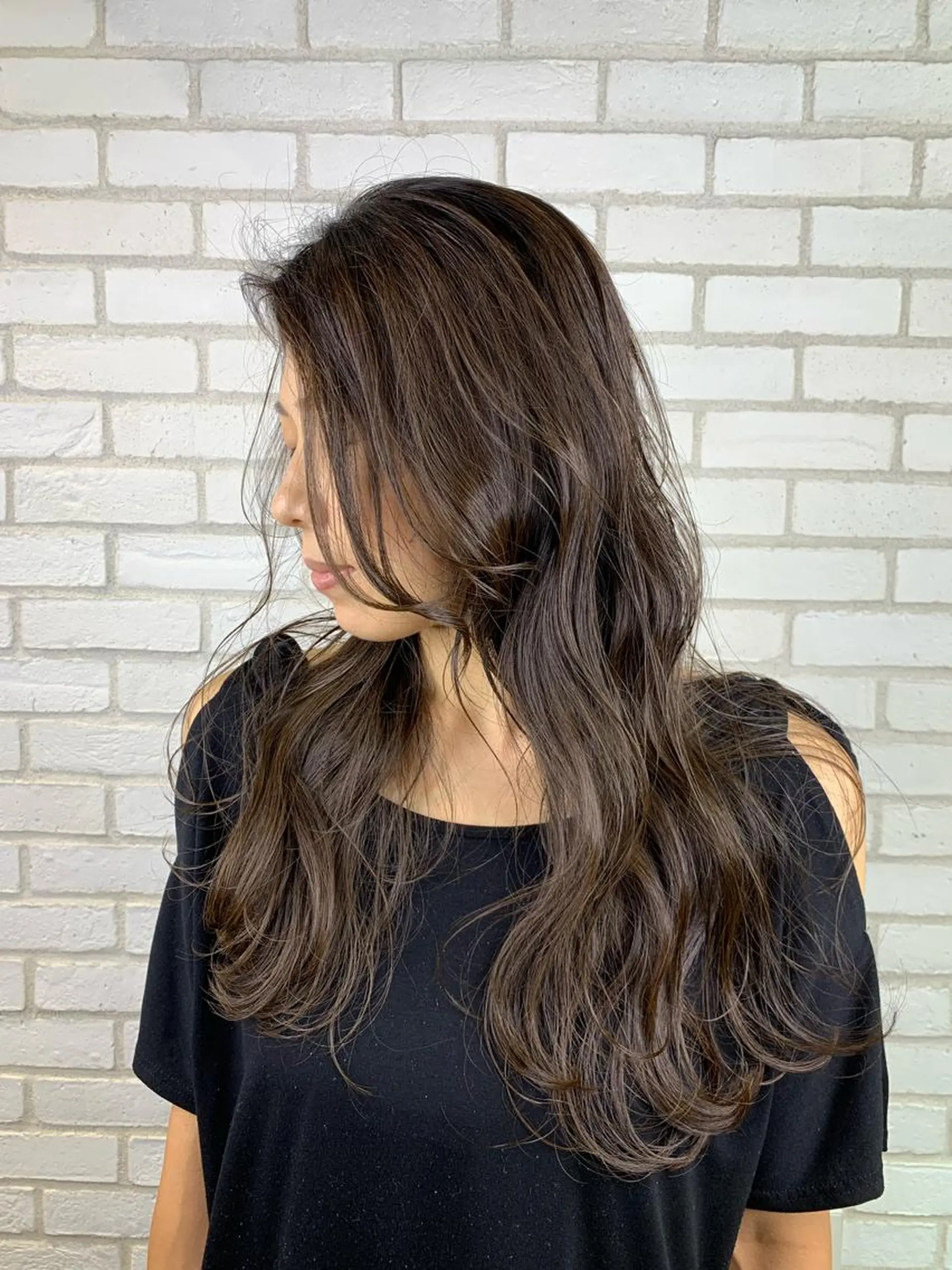 セミロング カラー グレージュ ハイライトカラー ハイライト she2.shinjuku所属・takumi Hのヘアスタイル