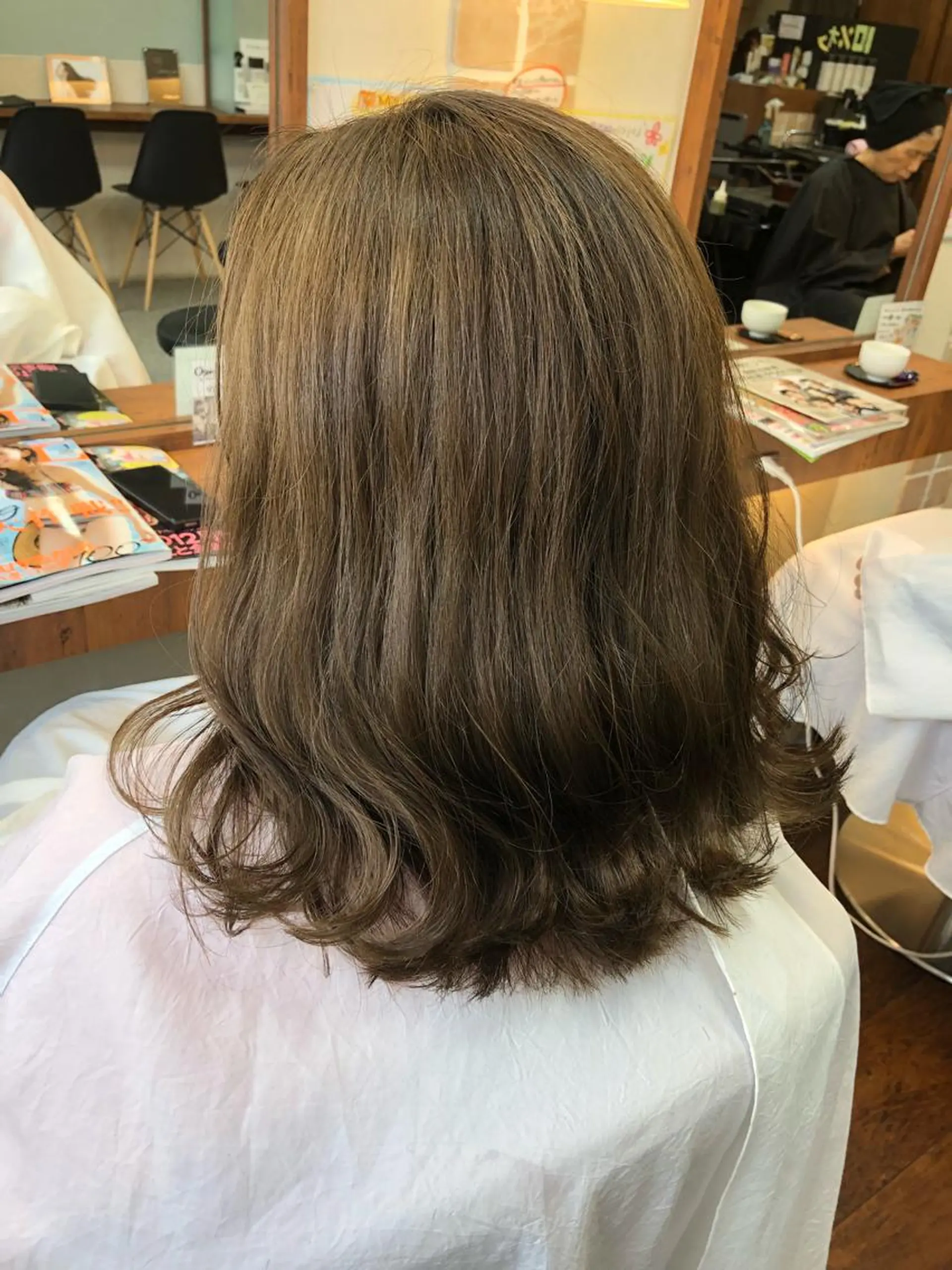 ミディアム ボブ ヘアカラー 大野 まゆのヘアスタイル
