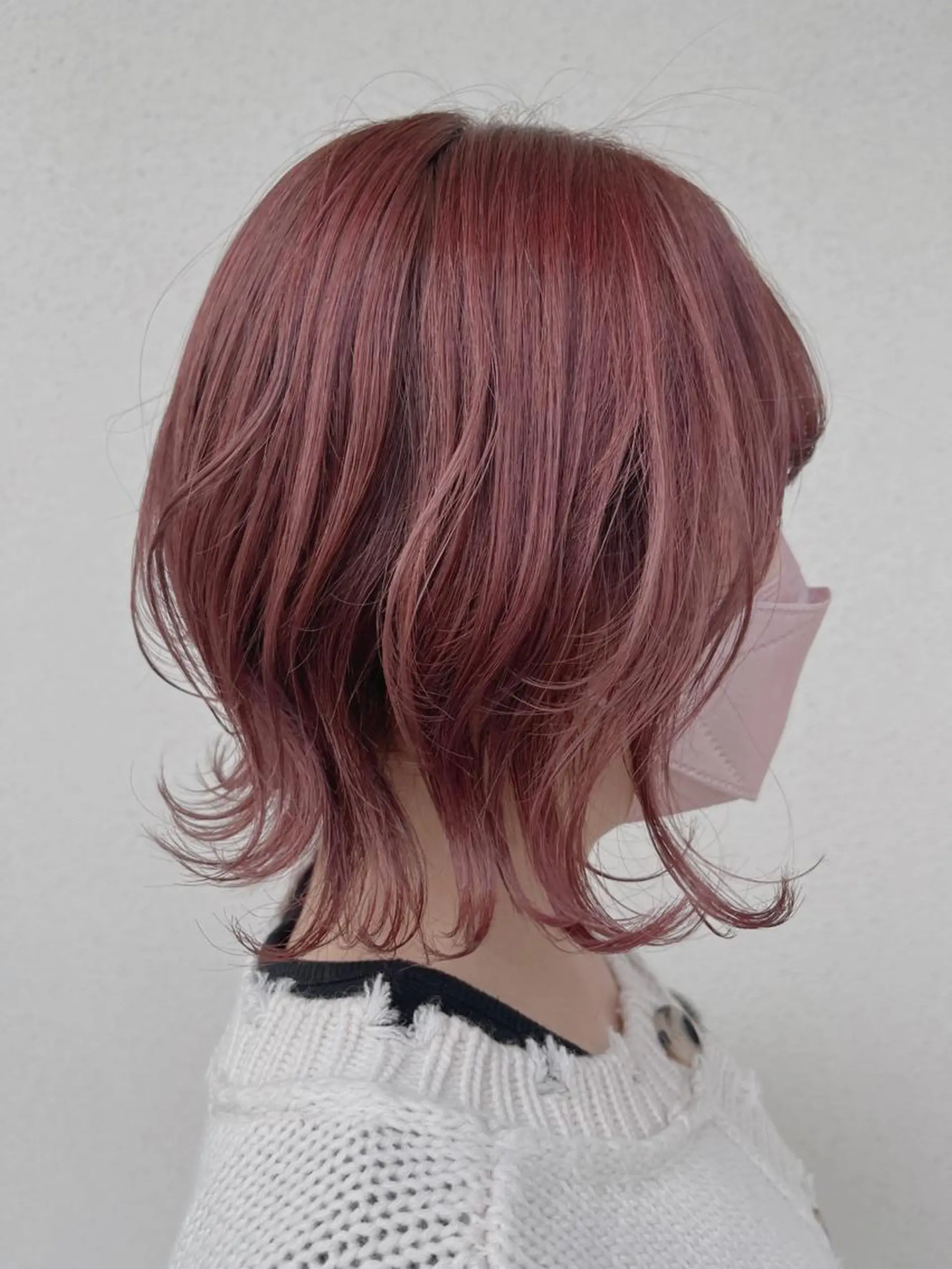 ミディアム くびれヘア レイヤーカット 小顔カット 外ハネヘア SORA所属・ＳＯＲＡ Ｉｉｅのヘアスタイル