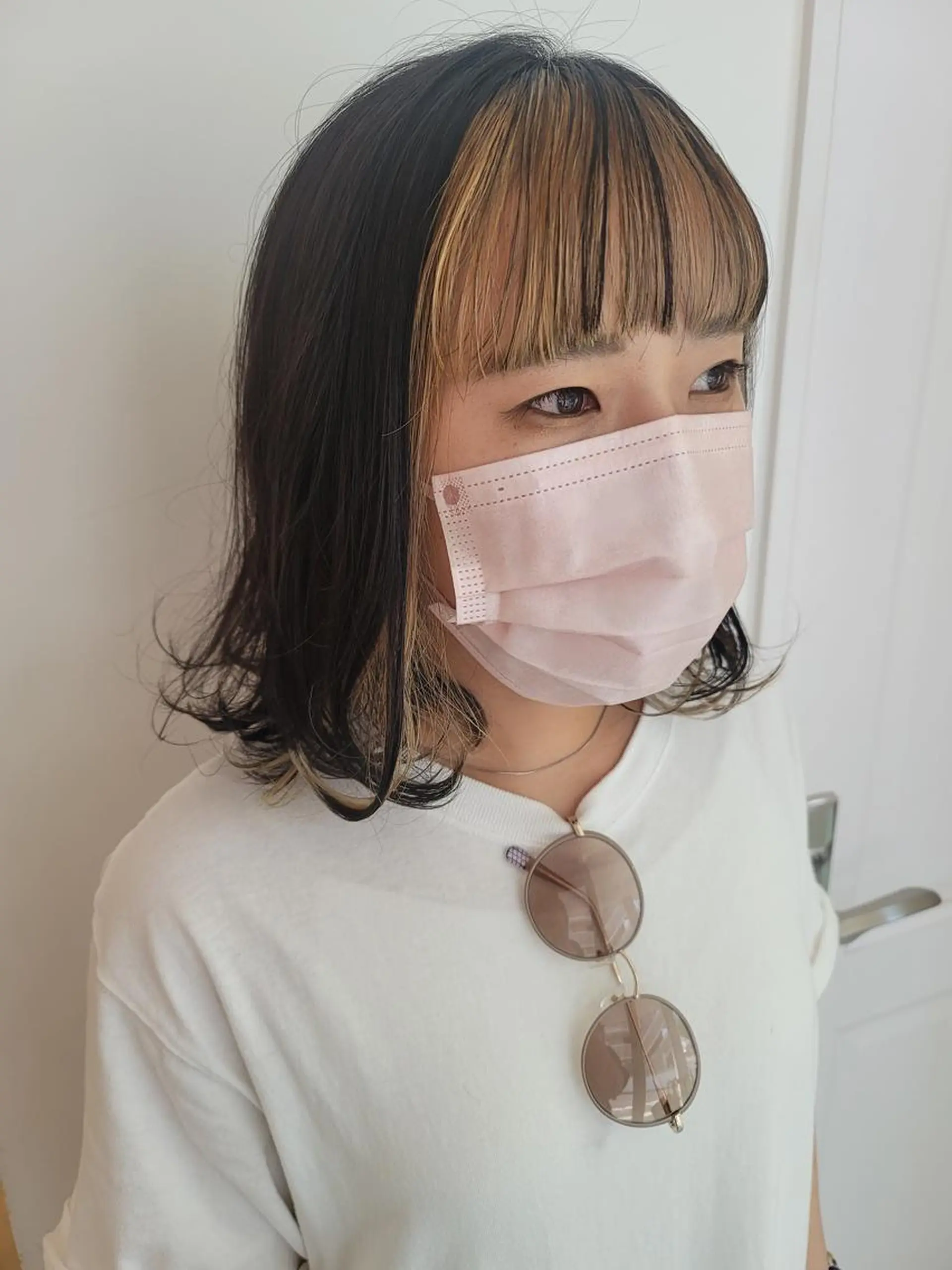 ミディアム カラー ミストバング ベージュカラー  フェイスフレーミング インナーカラー ホワイトベージュ カット ヘアカラー 鈴木 翠のヘアスタイル