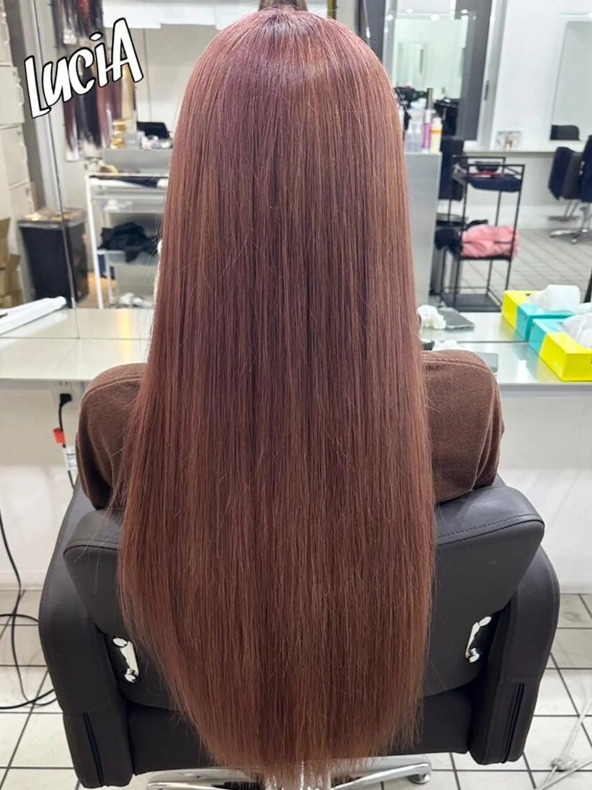 ロング カラー シールエクステ 黒髪 ブリーチ ダブルカラー ハイトーンカラー LuciAエクステ カラー3000セラのヘアスタイル