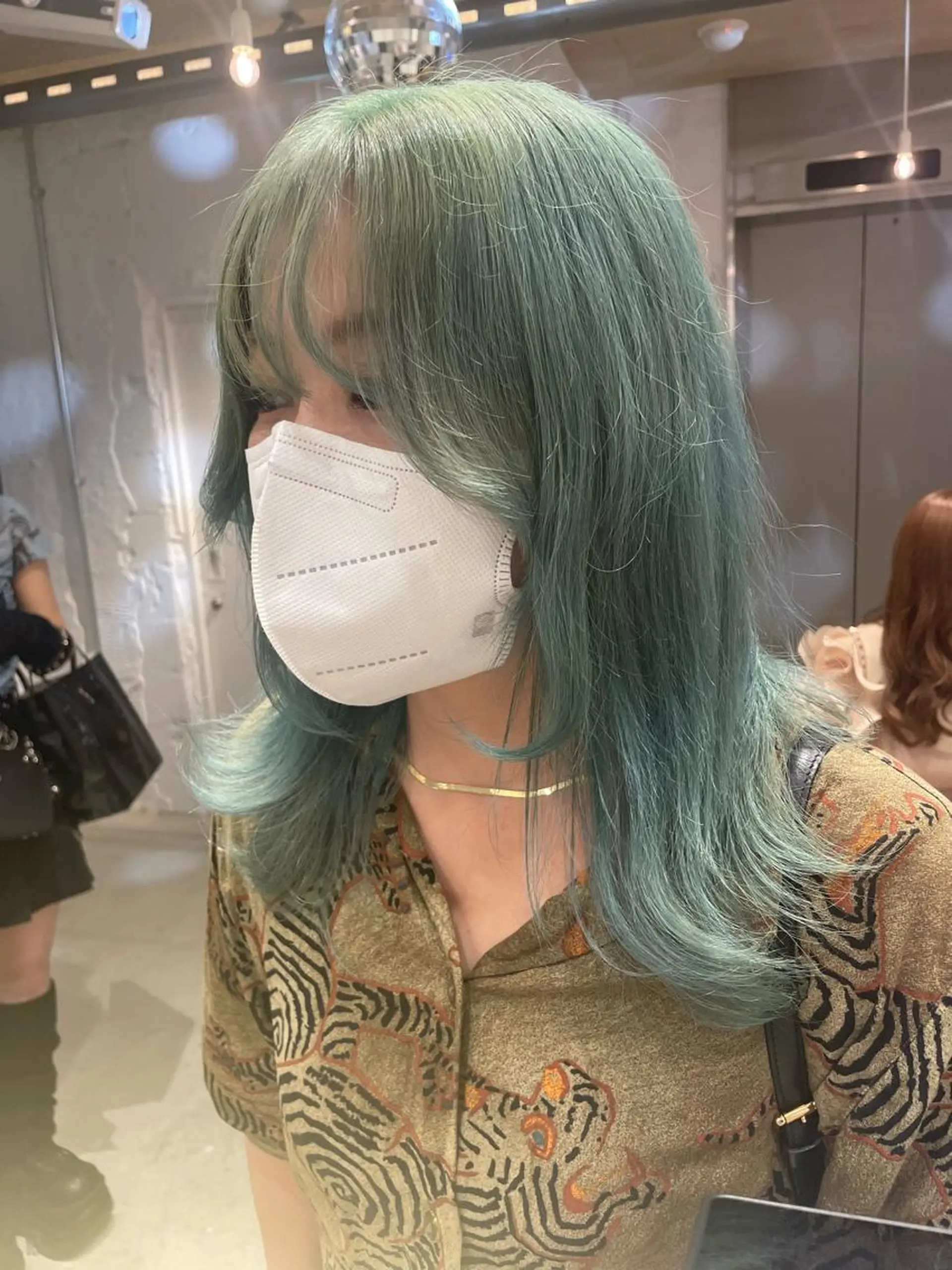 セミロング カラー 艶ハイトーン👑♡ NATSUKIのヘアスタイル