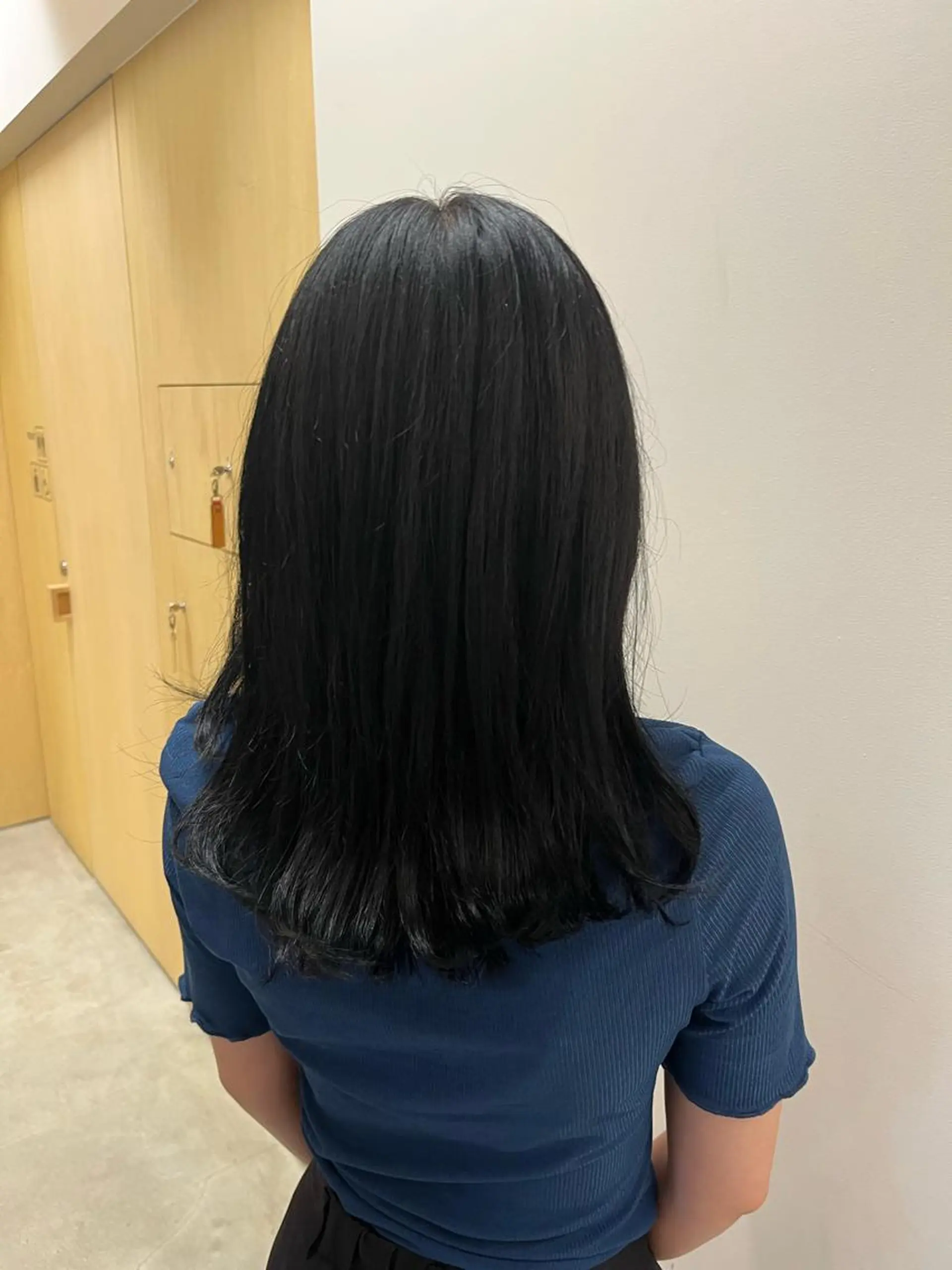 ロング カラー 黒髪 ブルーカラー ブルーブラック TEMIL HAIR 《まお》のヘアスタイル