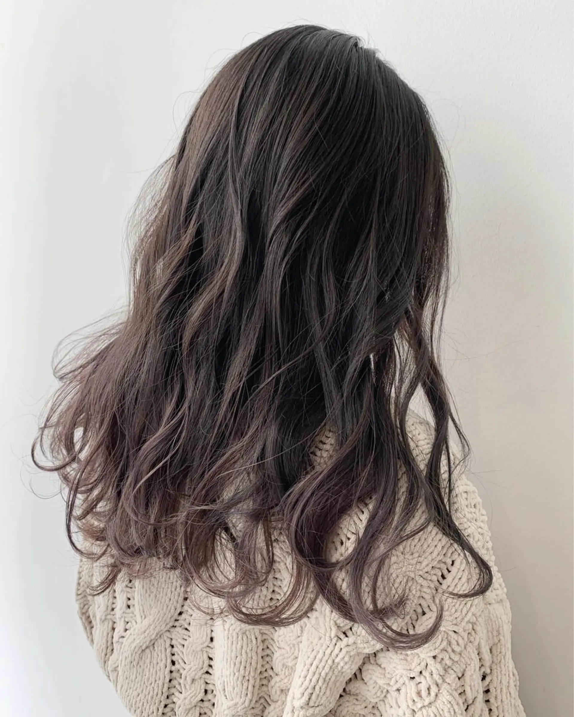 ロング アッシュ アッシュグレー アッシュグレージュ 髪質改善land千葉所属・阿部 圭悟のヘアスタイル