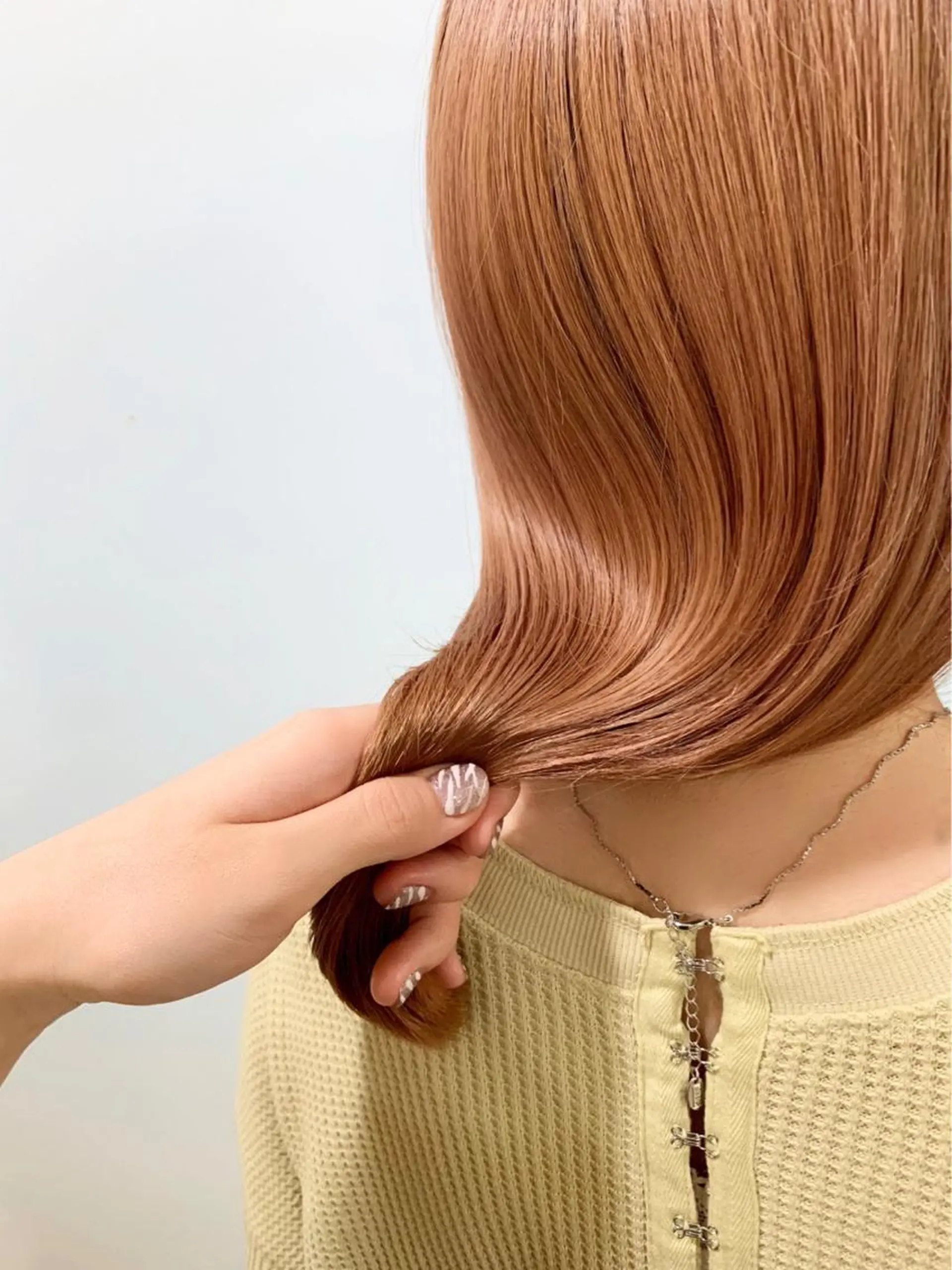 セミロング カラー 切りっぱなしボブ ベージュカラー ブリーチ ケアブリーチ デザインカラー ヘアカラー 🦕ウルフカット 🦕ａｋｉｈｏのヘアスタイル