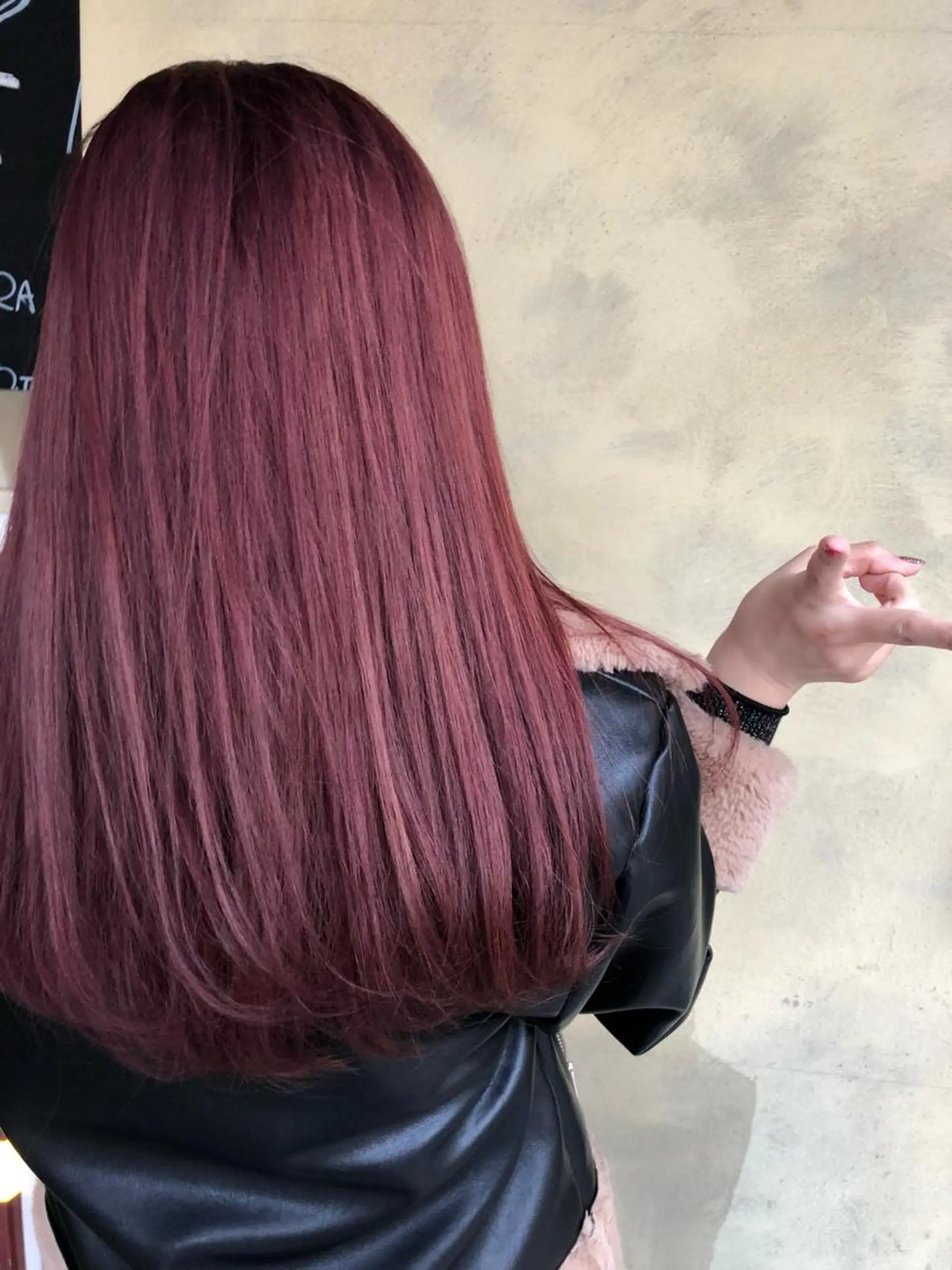 ロング カラー ブリーチ ピンクカラー hina☺︎ 髪質改善/ストレートのヘアスタイル