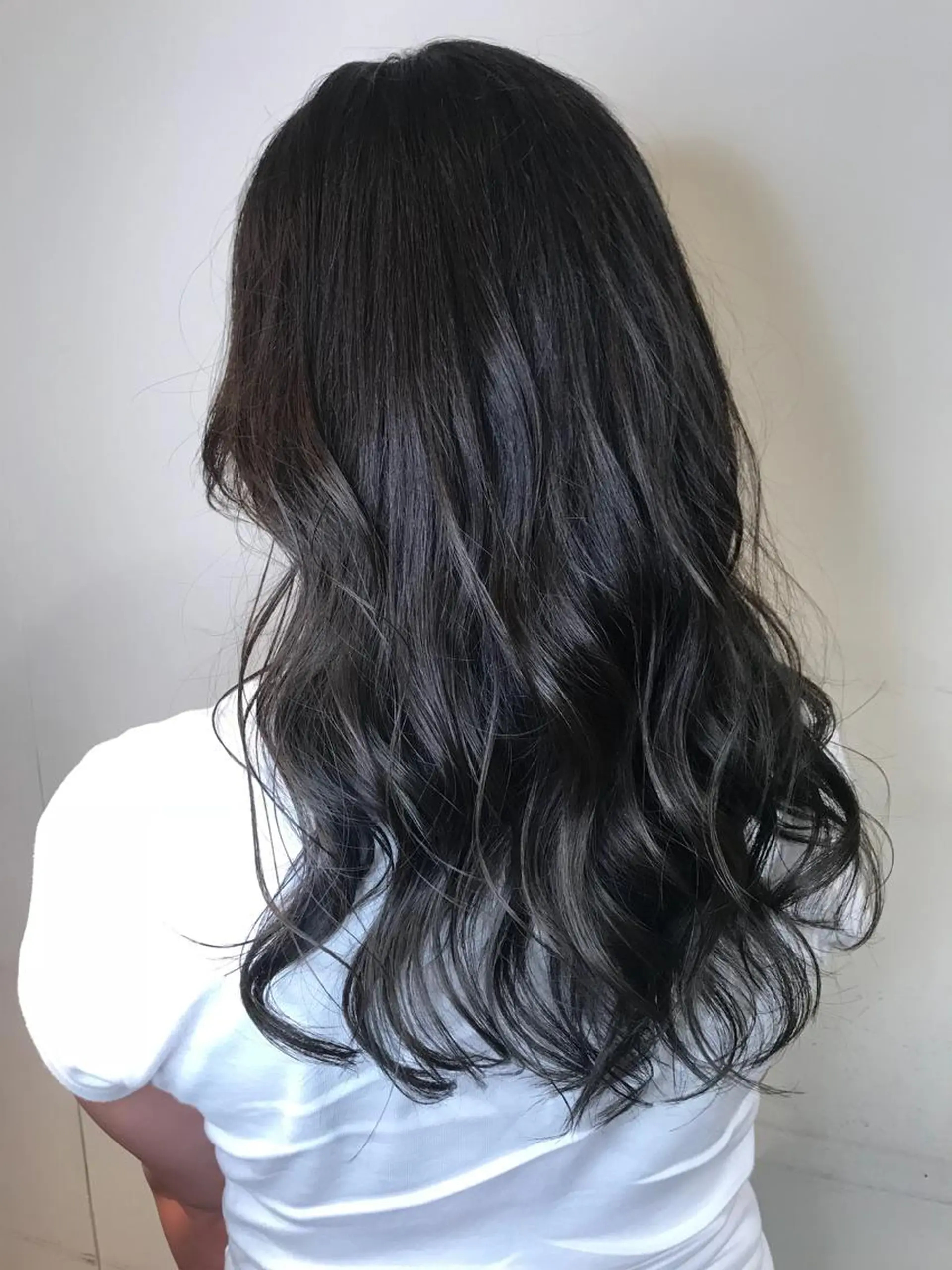 セミロング カラー アッシュ ブリーチ ブルーカラー ブルーアッシュ ブリーチなしカラー ヘアカラー トリートメント 縮毛矯正/ 髪質改善 /ショート　圍　崇行のヘアスタイル