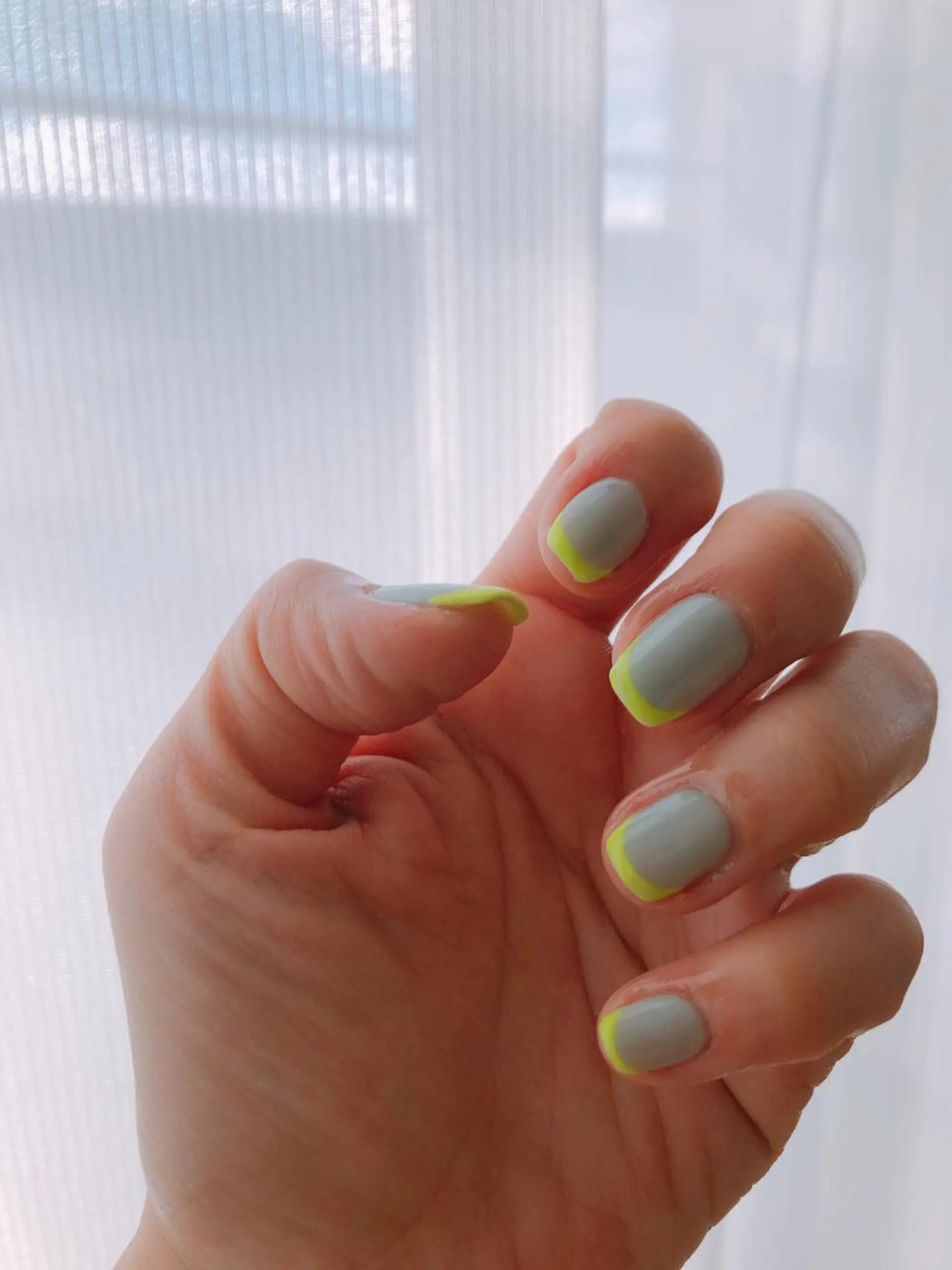 ネイル フレンチネイル 市川 麻衣子のネイルデザイン