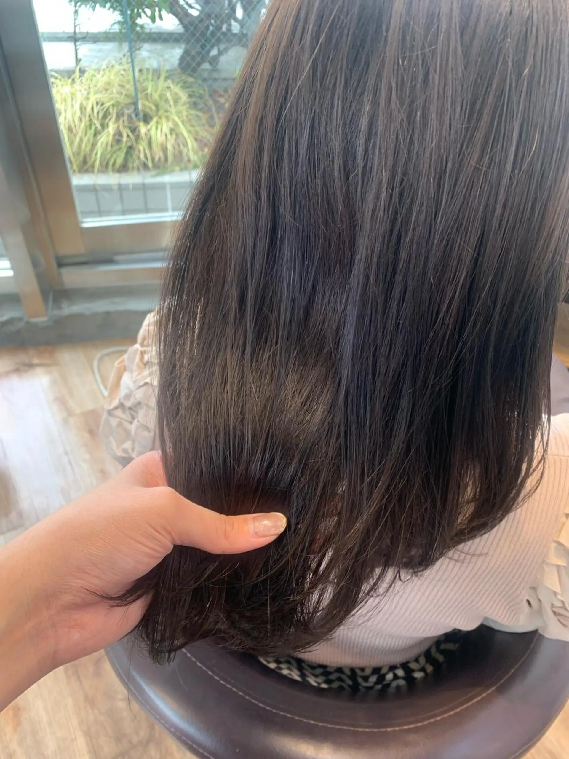 セミロング カラー アッシュ 透明感カラー ラベンダーカラー ラベンダーアッシュ 韓国風ヘア カット ヘアカラー トリートメント 藤間 帆乃夏（とうまほのかのヘアスタイル