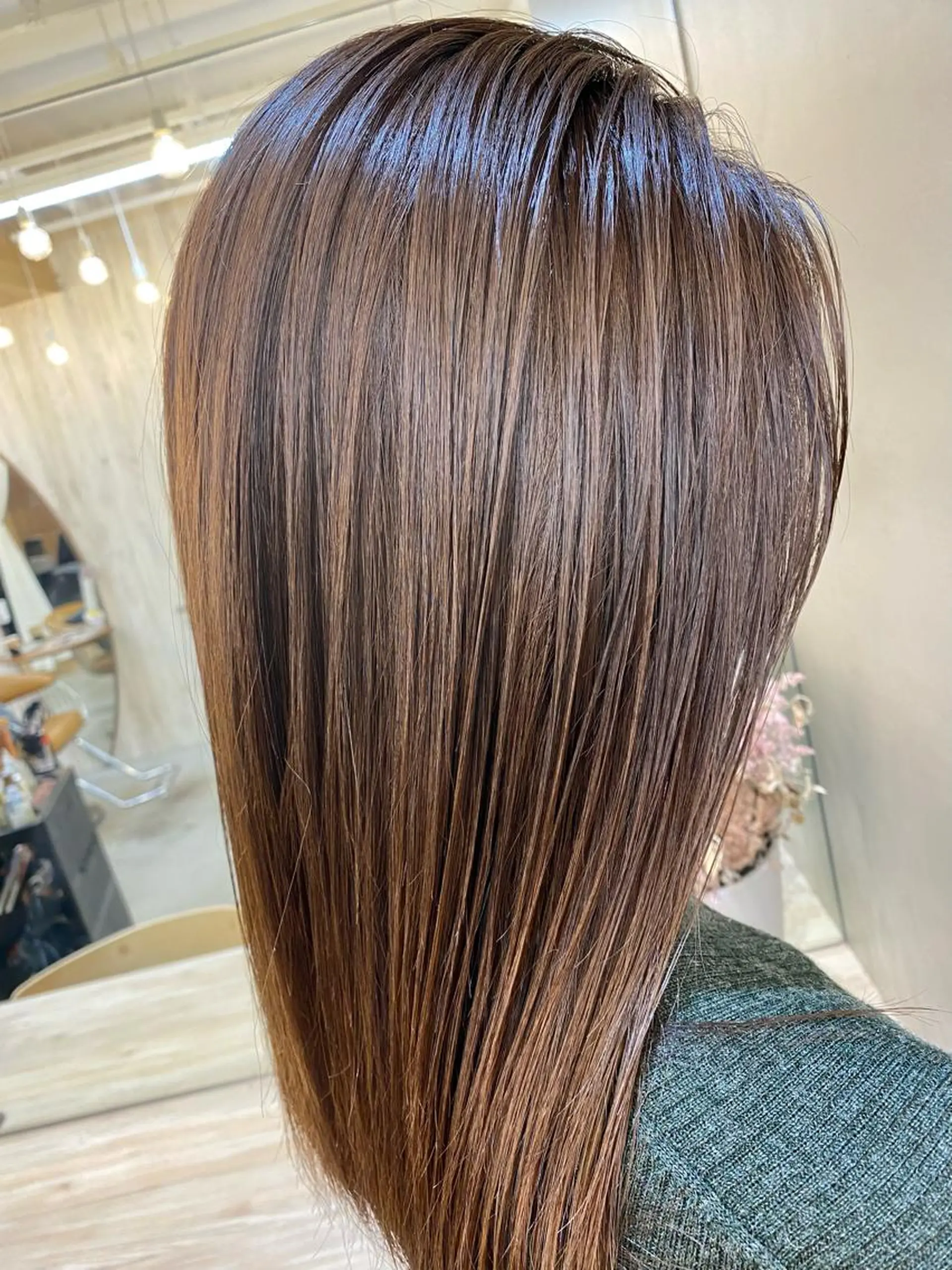 ミディアム カラー カット ヘアカラー トリートメント 顔周り/ブリーチなし /縮毛矯正🫧伊勢のヘアスタイル