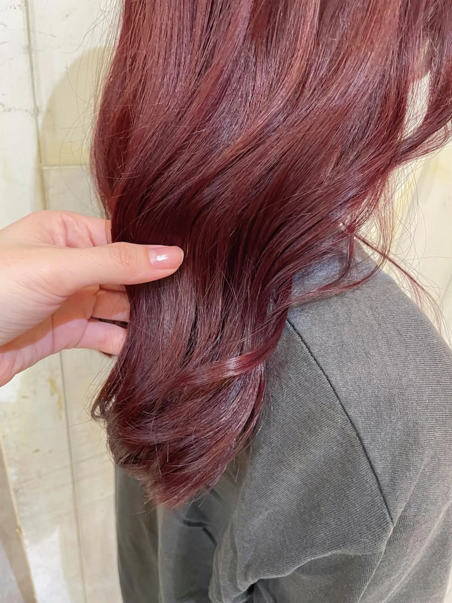 ロング カラー ブリーチ ボルドーカラー カシス ピンクカラー レッドカラー カット ヘアカラー トリートメント ALLEN hair所属・ALLEN hair /まなのヘアスタイル