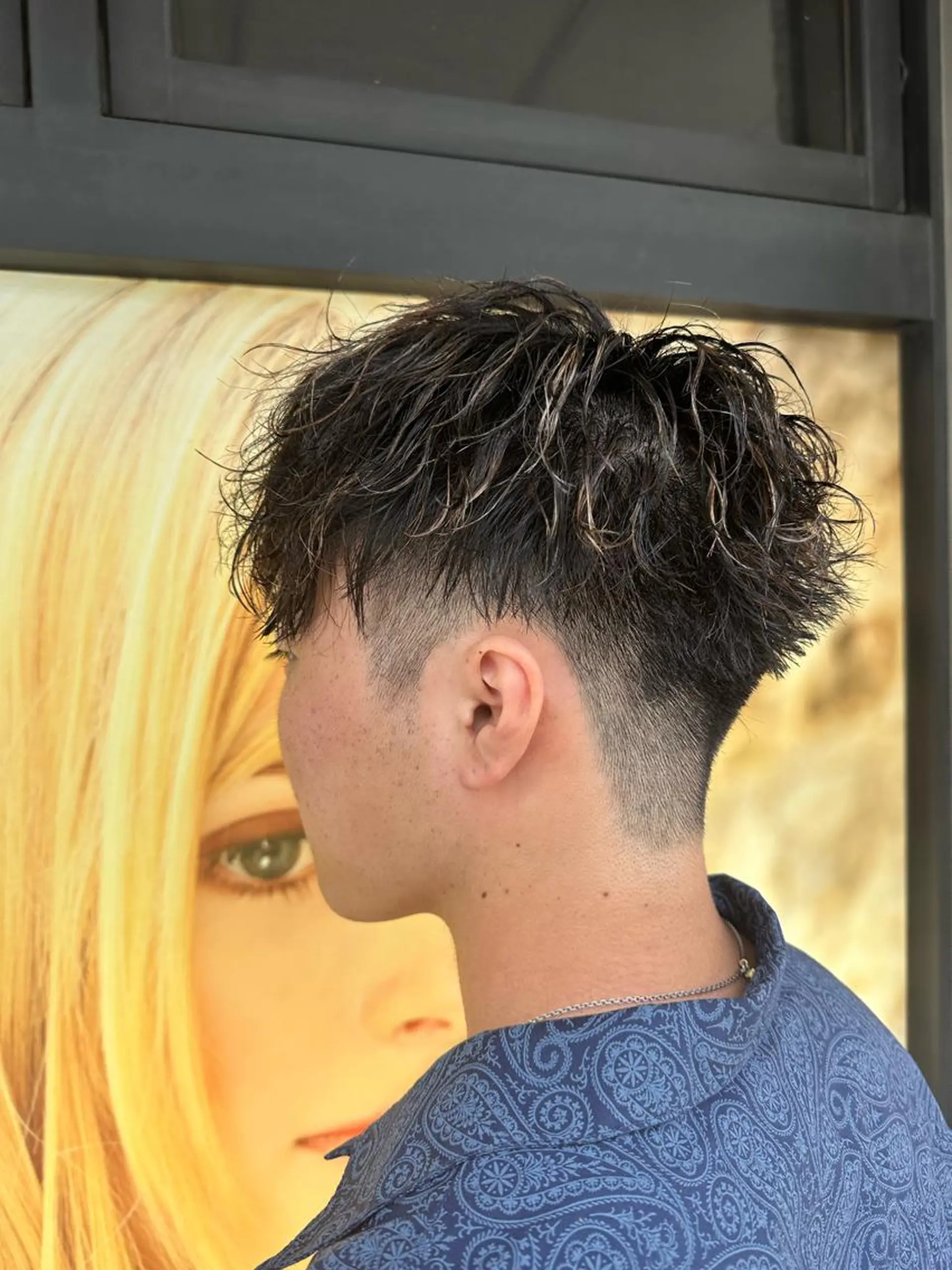 カラー パーマ メンズ メンズハイライト マッシュ 波巻きパーマ ハイライトカラー カット ヘアカラー パーマ IwAsh中山所属・✂︎中山ブリーチ・ パーマ✂︎露木智也のヘアスタイル