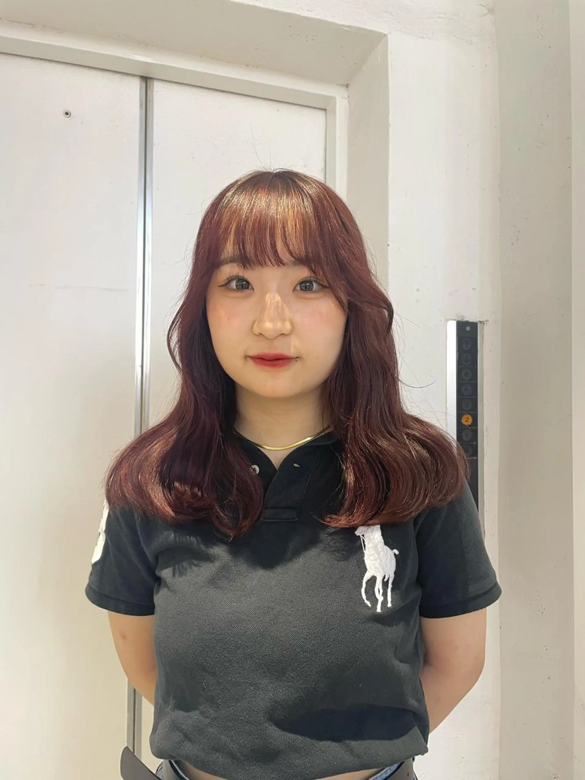 セミロング カラー レッドカラー ヘアカラー 🌟暖色系ハイトーン 🌟AIのヘアスタイル