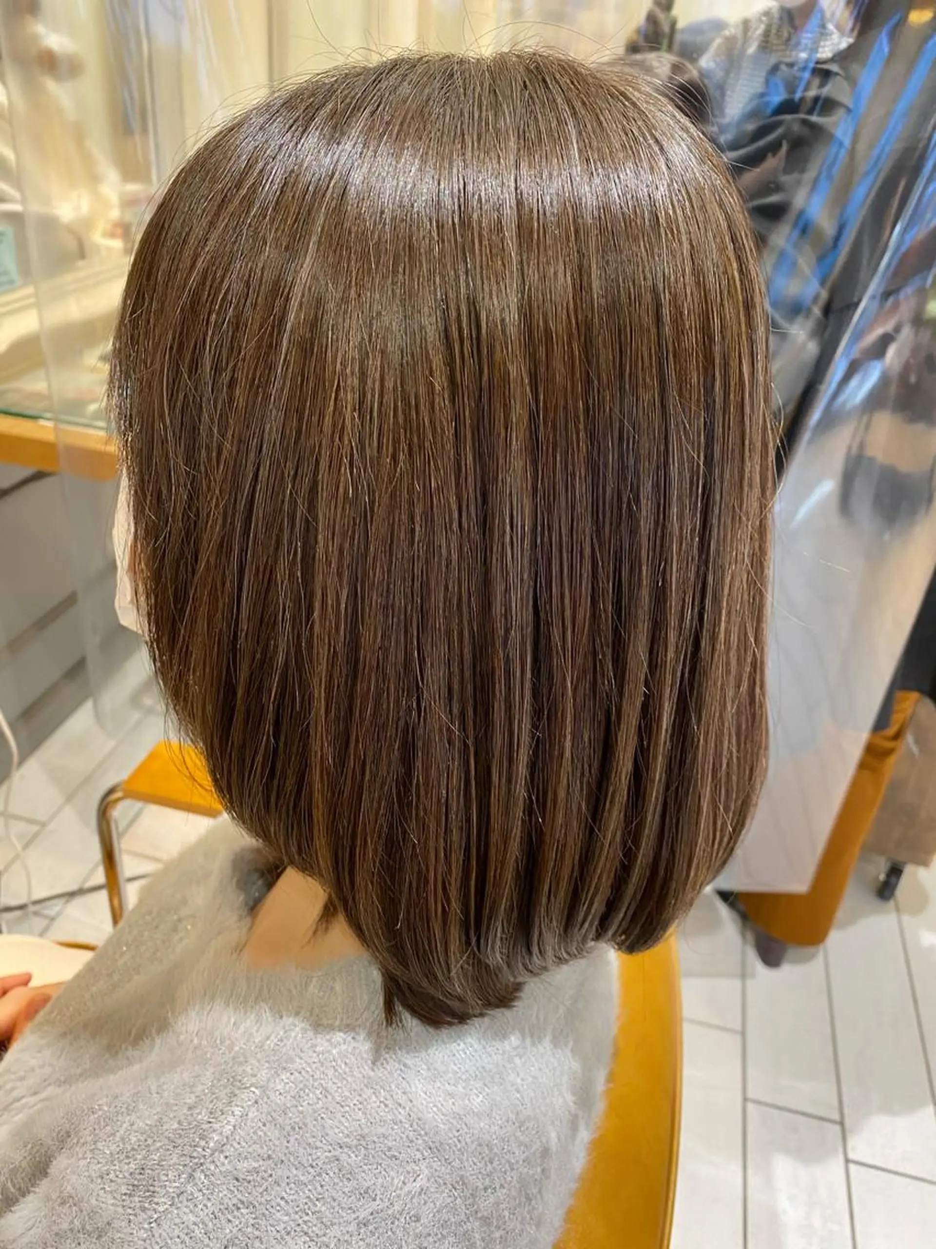 セミロング カラー ブラウンカラー ハイライトカラー ハイライト ✳︎SERA✳︎ 平日のみご案内のマツエク・マツパデザイン