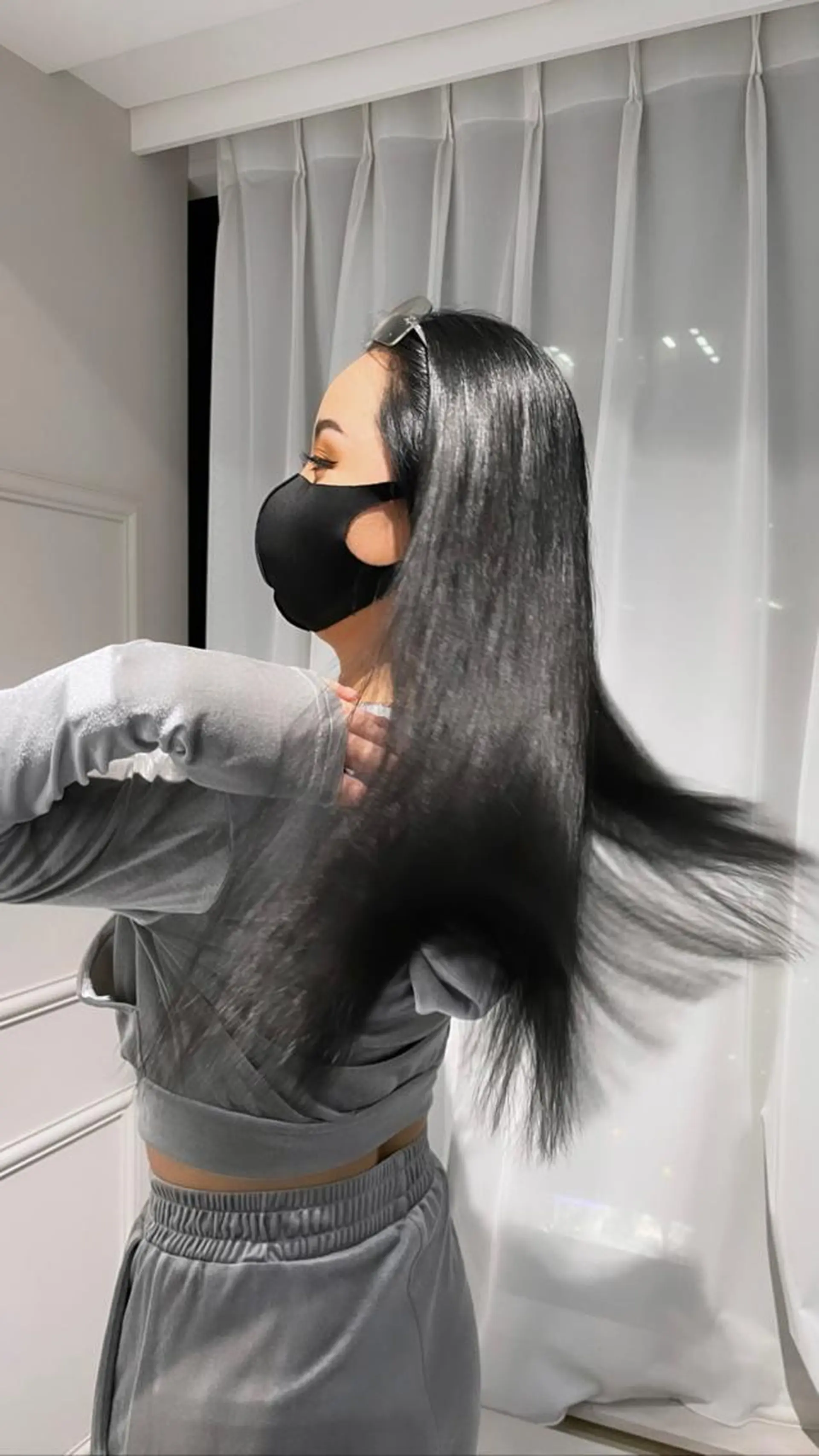 ロング AHNKISM AHNKISMのヘアスタイル