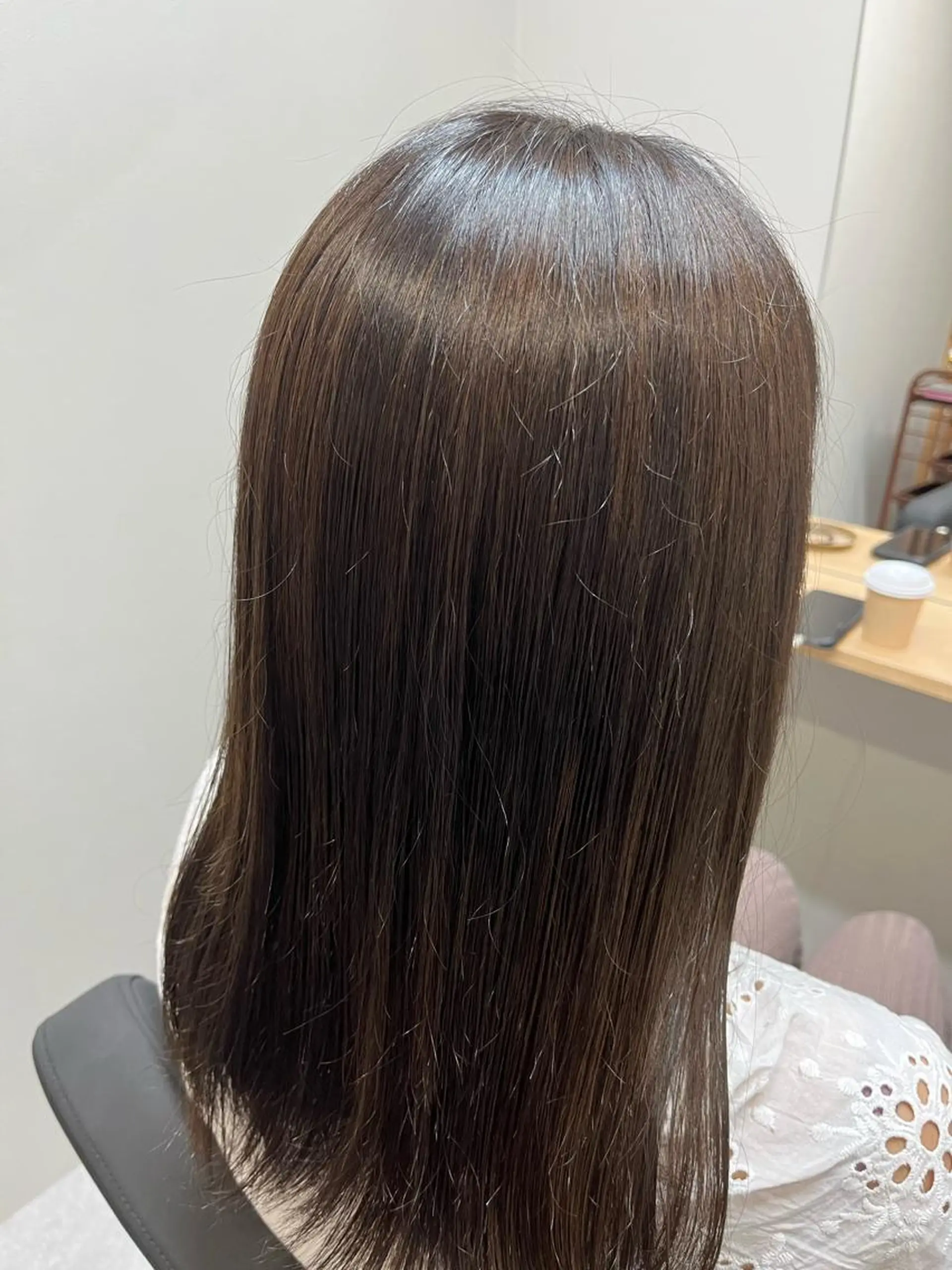 セミロング カラー アッシュ アッシュブラウン ブラウンカラー eMir... 武蔵小杉所属・新舘 怜奈のヘアスタイル