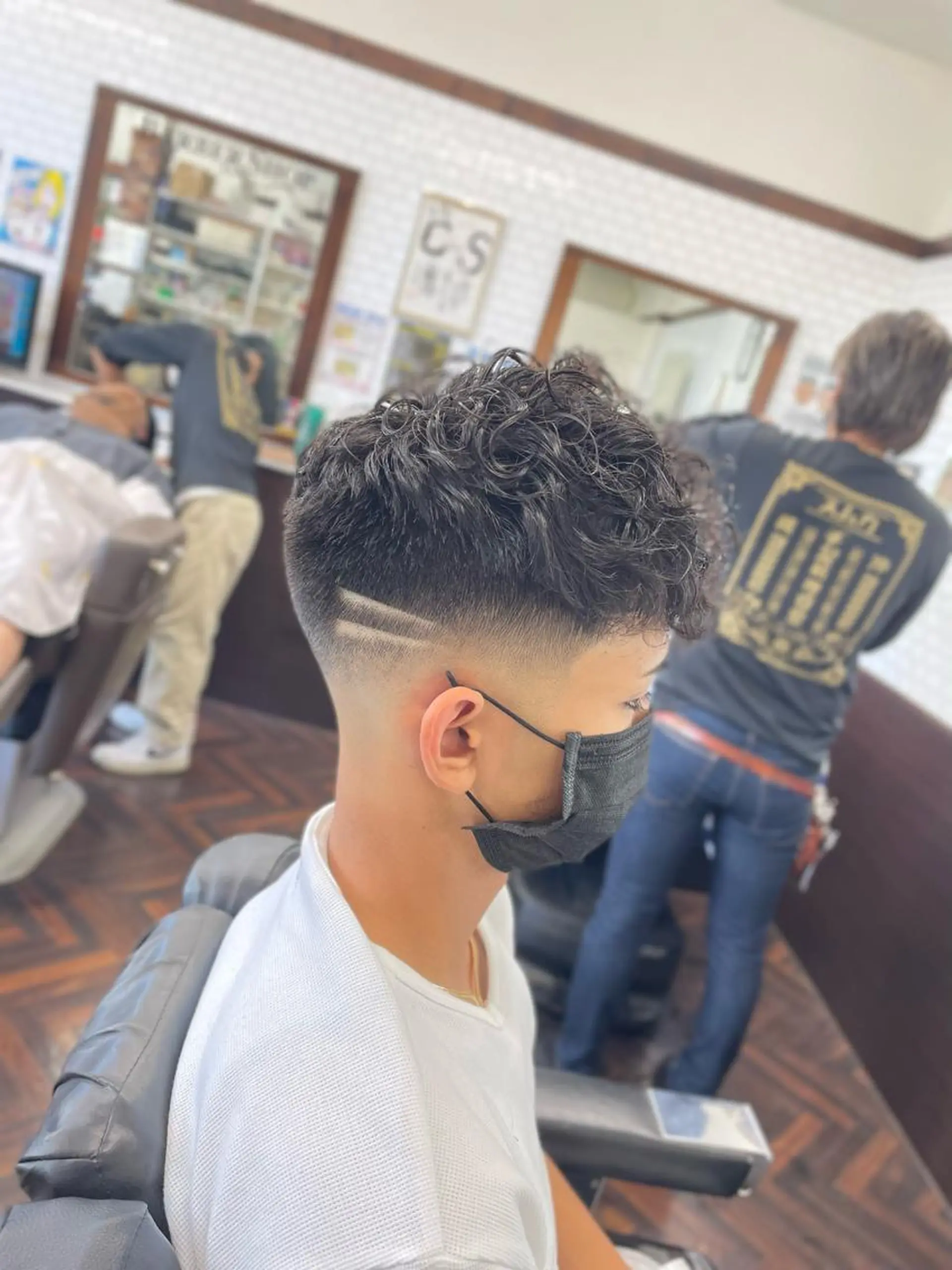 ショート パーマ メンズ スペインカール Cam's豊見城店所属・無料‼︎メンズ限定 URASAKIのヘアスタイル